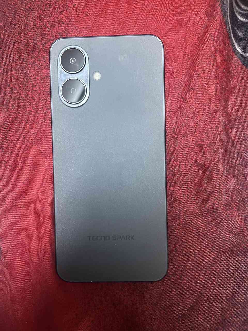السلام عليكم موبايل تكنو سبارك 2 للبيع ذاكرة 128 جهاز نضيف سعر 65 وبي مجال قليل مكاني بسماية رقم ***********
