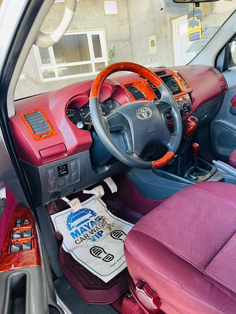 تويوتابيكاب هايلوكس موديل 2013 شةريكة جيهان ١٤٥ هةزار رويشتية سةنةوي جديد كيرو مةكينة سبوغ بةشةرت يةك جي ساردةكوتي هةية دةعامي لودةعامي بةشةرت شوين قةزاي خةبات *********** أربيل, العراق
