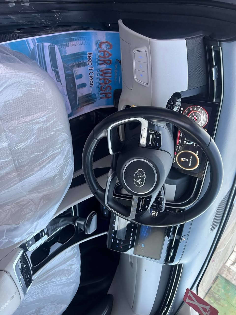 السلام عليكم للبيع توسان وارد امريكي موصفات SEL محرك 2500 رقم بغداد السعر 21,000 ألف دولار وبيها مجال

اتصال على الرقم التالي (***********
