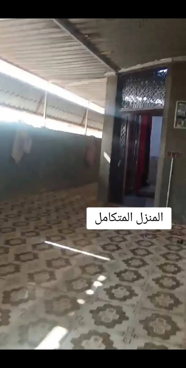 فرصة عقارية لا تتكرر  في قلب منطقه الفندية التابعه الى قضاء المحاويل لكل من يبحث عن فرصه استثمار امن وسكن راقٍ  نعرض لكم هذا المنزل المتميز بمواصفات عصريه  وتشطيبات عاليه الجوده حيث ان هذا المنزل يحتوي من الداخل على مشتمل متكامل وله ابواب خارجيه على الطريق المساحه الكليه للمنزل 440 متر موقعه ركن  يبعد عن طريق المنطقه الرئيسي 150 متر متوفر كافه الخدمات مولد شارع ذهبي اسواق محلات افران صيدليه مدارس و متوفر ماء اساله قوي انبوب الاساله الرئيسي يبعد 150 متر عن المنزل واهمها  الجيران اولاد ناس وحموله مرتبين اسأل واسمع وشوف قبل كلشي  متاكد راح يعجبك المكان والجار ..... الاستفسار الاتصال على الرقم *********** او مراسله الصفحه السعر خاص تحياتي لكم
