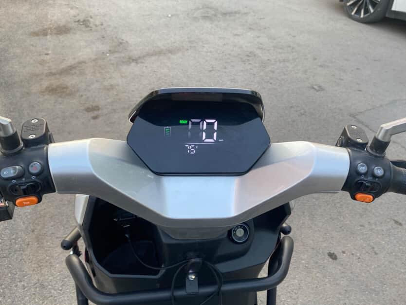 دراجه شحن نوع أباچي سمول  سمول 6 بطاريات مسطره ملف 2500 وبعد 32 امبير  المشيه الوحده توصلك 70 كيلو وبيهة 3 سرع بريك امامي خلفي دسك ونظامABS لا يت عالي ناصي عدسه مثبت سرعه ملف نحاس اصلي السعر 800 الف وبيهة مجال بسيط المكان شارع فلسطين  الرقم *********** واتساب
