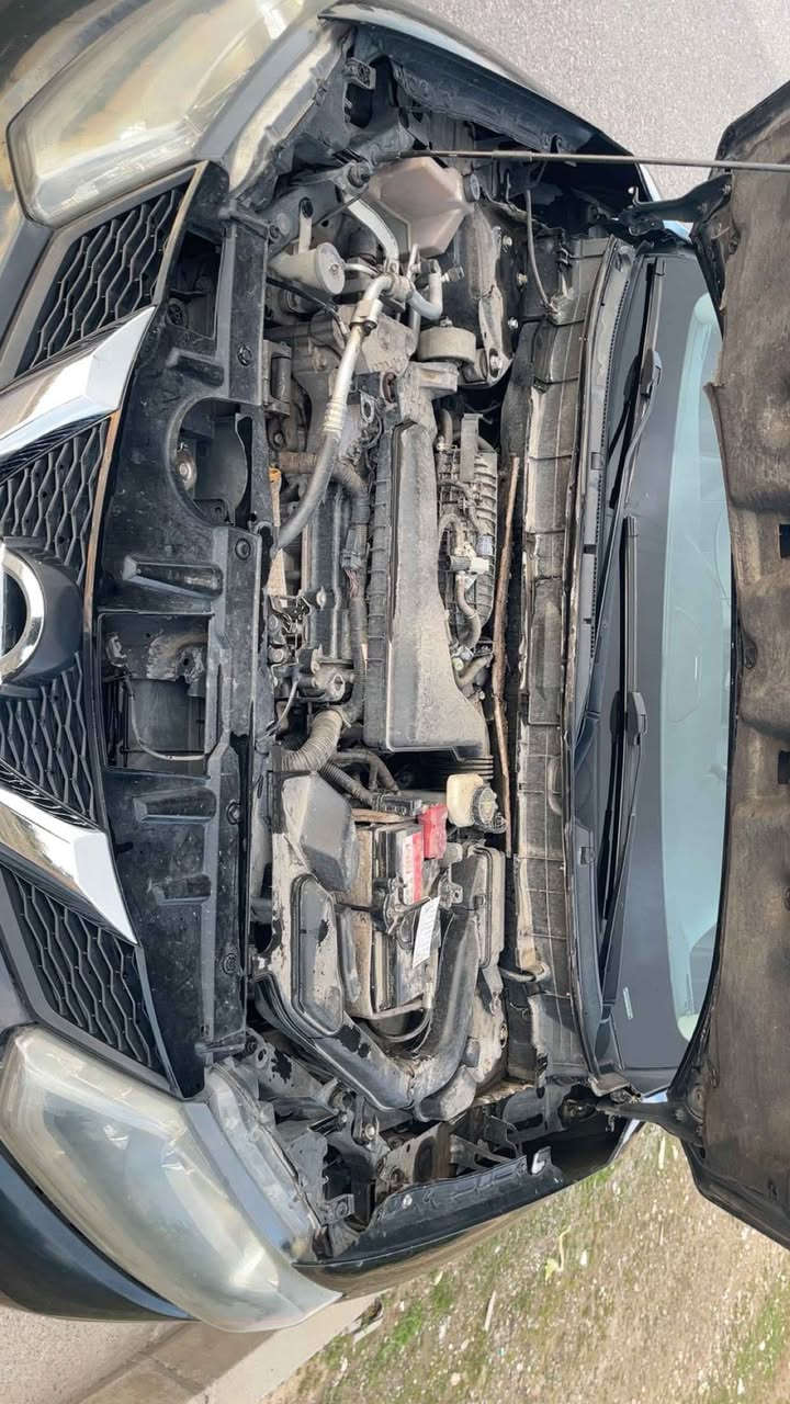 فئه: نيسان روج 2016 sl 
لون: اسود
ضربتها: بنيد و نص جاملغ امامي طخه صغيره في جاملغ الخلفي بدون تصليح
فول مواصفات السياره
السعر:143 و بيها مجال بسيط
الرقم بي واتساب: *********** أربيل, العراق
