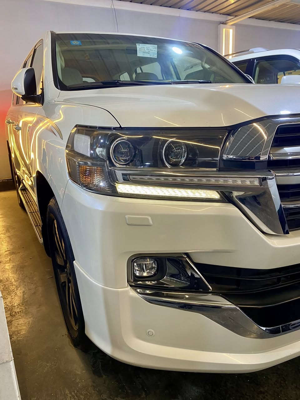 السلام عليكم لاندكروزر (2019) بريم أصلي رقم بغداد الجديد ماشيه 46 الف حقيقي شرط بريم اصلي 6 سلندر كراند تورنك
8 ايرباك ديفيدي طفاية صندوق كهربائي كراسي كهربائية اصل
السيارة مكفولة من ( الصبغ والتبديل والفتح والتعديل ) شرط الفحص على ايد وحدة السيارة بصمات2 فرشات كامله 
جلد اصلي ومدوشمه مخمل من هيا زيرو 
مكان السيارة بغداد النهضة بيع فقط
***********
$55,500
