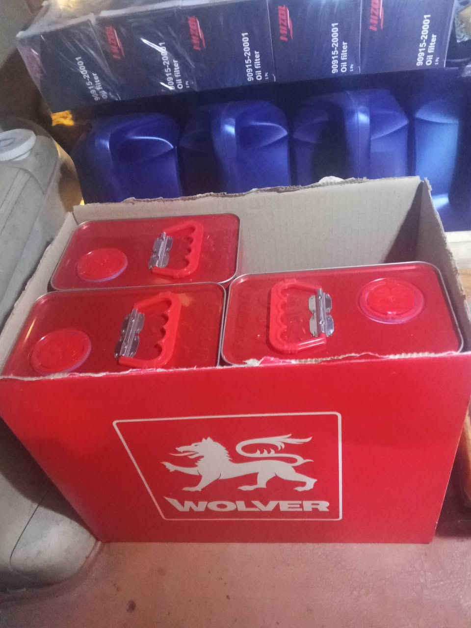 السلام عليكم متوفر زيت الميتانول الالماني والزيت الروسي وفلتر اصلي ومتوفر هيدروليك اللي بيه رمز كير الابصم  فلتر الحديد الاصلي متوفر فيت بم وفلتر عبوه الاصلي وبلكات الاصليه وماسحات الاصليه واشر لقبق ولفات الاصلي متوفر منظفات داخل المحرك وخارج المحرك فلتر شوته الحجز *********** الاسعار معروفه ناشر عنها
