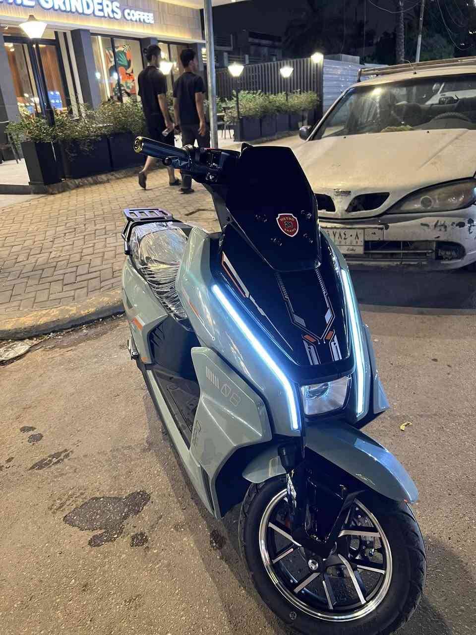 السلام عليكم دراجة كهربائية نوع رابيد 08 فضائي
الدراجة جديدة على وضع الوكالة بمعنى الكلمة مكفولة من كل شي 

صار تقريباً شهر من اخذتها بيها ضمان سنة على البطاريات 

اللون: اسمنتي على زيتوني كلش حلو لونها 

اشاير LED متحرك 

لايت زينون عالي وناصي 

السرعة الحقيقية 80 كيلو متر في الساعة

ملف 2000

بطاريتين كبار والشحن مالتها يمشي من 70 الى 75 كيلو متر امانة الله

اتصور ماشيه 1000 كيلو ع گد اروح بيها للشغل وأجي اني ساكن بأبو طيارة وشغلي بالكرادة داخل امانة الله الدراجة خير من الله اي نقص مابيها 

وبيها مرايات وأرضية جديدات بالنايلون بعدهن ممفتوحات ولا مشدودات ع وضع الوكالة 

عنواني الدورة ابو طيارة 

السعر مليون و 100 وبيها شي بسيط لأن كلش جديدة بمعنى الكلمة 

***********
