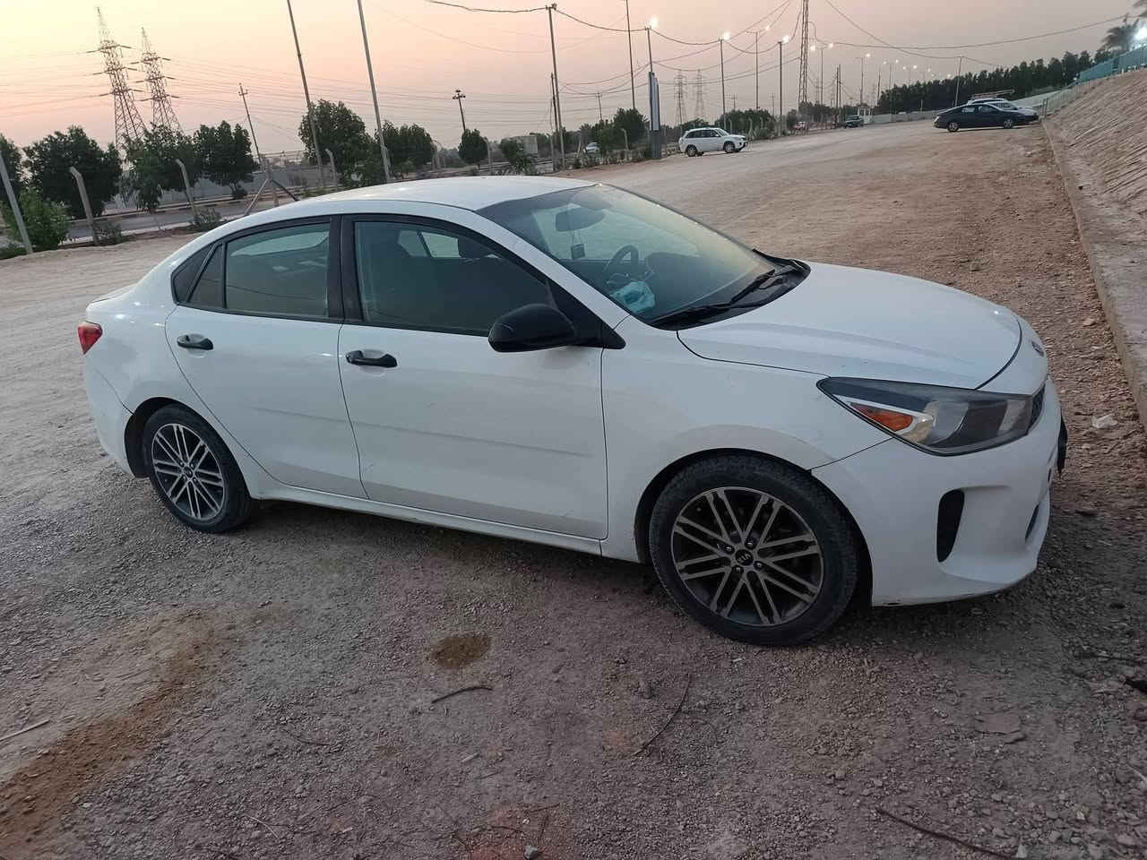 بي مجال #السعر 105
عليها غرامات 3 اوراق

ينزلن من سعرها

السلام عليكم
كيا ريو 2018 
رقم بغداد
محرك 1600 GDI
وارد امريكي
بيها ضربة بالجاملغ مصلح بأمريكا وبيها بارد بالباب وضربة خفيفة بالايت الامامي
كلها موضحة بالصور

تدفئة تبريد شغالات 
سيارة موظفين من البيت للدوام
سيارة نظيفة ما متعوبة

***********
مكان السيارة نجف
راعيها بغداد
