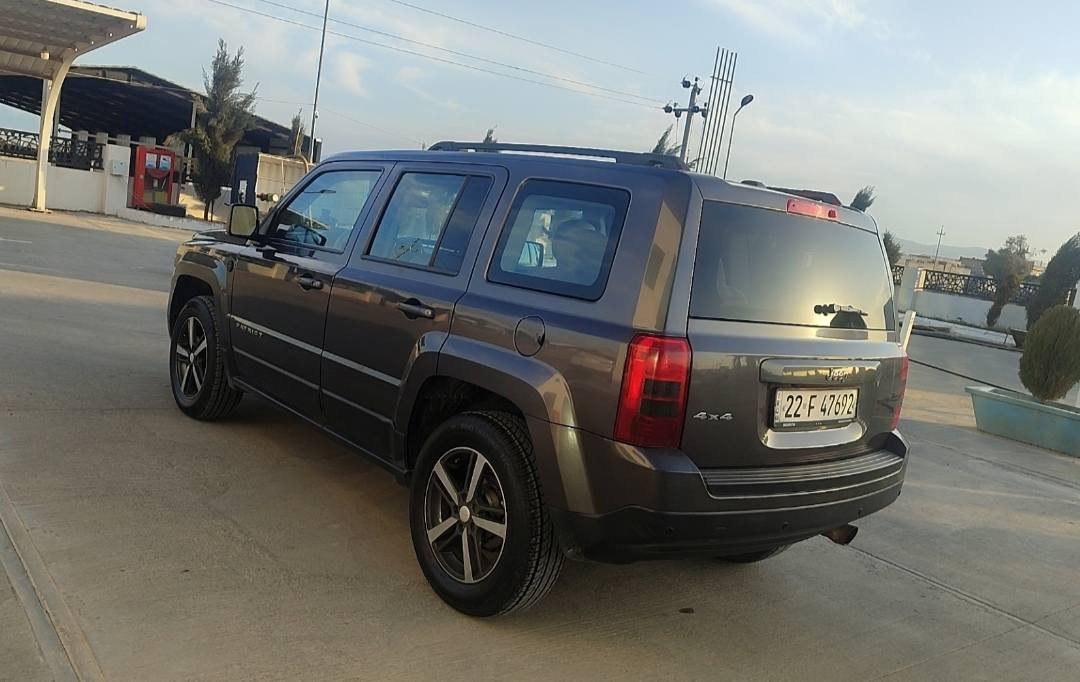 جیب پاتریوت 2016 سیارە جدیدە محرک 2400  فور ویل کیر محرک مکفول سنویە وارقام جدد بیە قطعە وحدە صبغ بدون دواخل السعر 118 ورقە ***********
