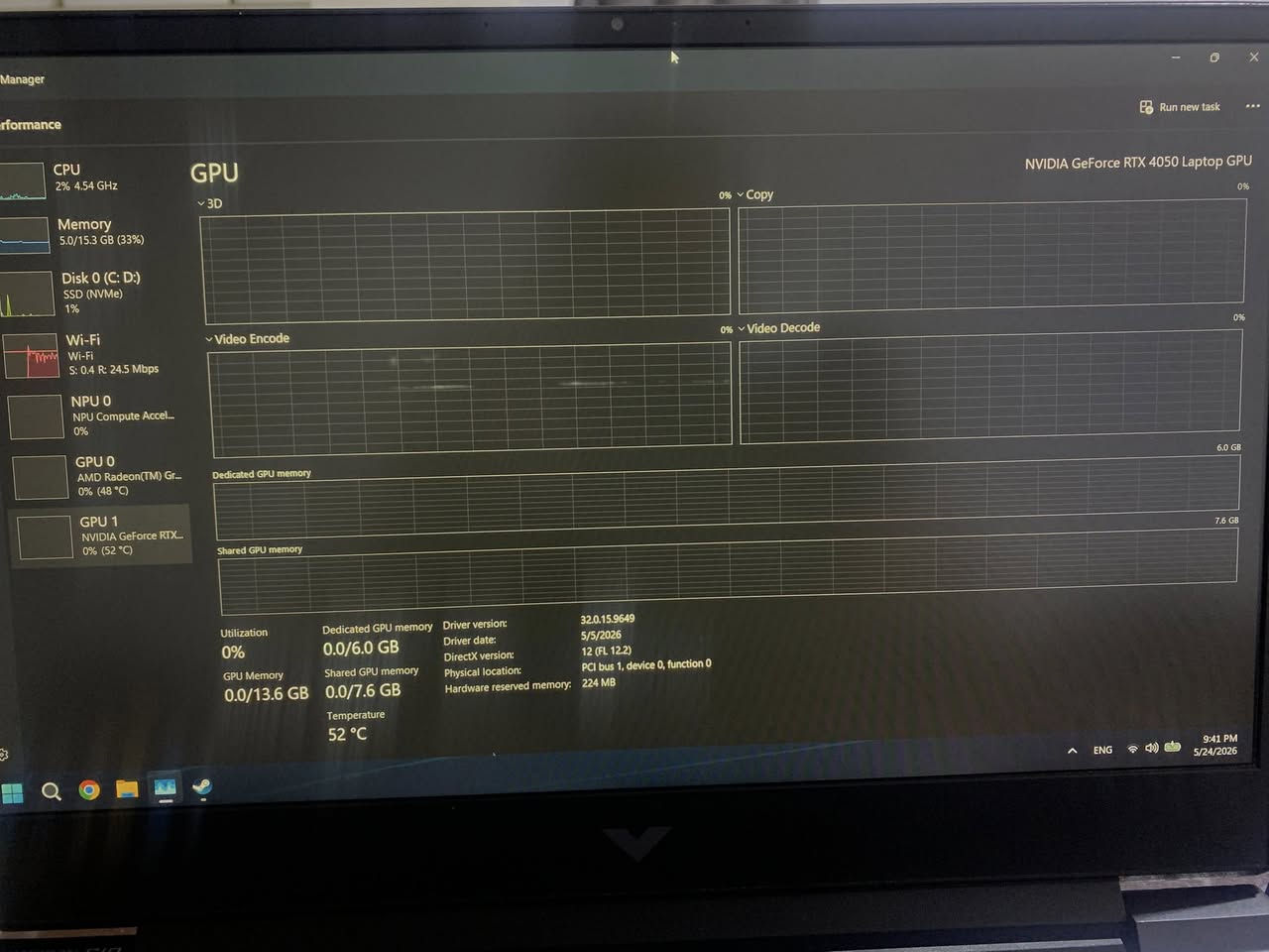لابتوب hp victus
لابتوب گيمنگ hp victus الغني عن التعريف 
Ryzen 5 8645hs 
Rtx 4050 6gb
Nvme m.2 512 gb gen4
Ram ddr5 16 gb
Display 15.6 fhd ips 144hz
اللابتوب ويا الشاحنة الأصلية مالته 
جداً نظيف وحرارته كلش حلوة مايحمة
بي فقط هذا الخط اللي بالشاشة وضمان لا ينتشر ولا يكبر يبين فقط باللون الاسود الداكن بشكل واضح مثل ما مبين بالصور
مكاني ديوانية وعندي توصيل جميع المحافضات
السعر ٩٠٠ الف


**إذا كنت صاحب هذا الإعلان وتريد حذفه لأي سبب، رجاءا أرسل رسالة إلى الدعم الفني**