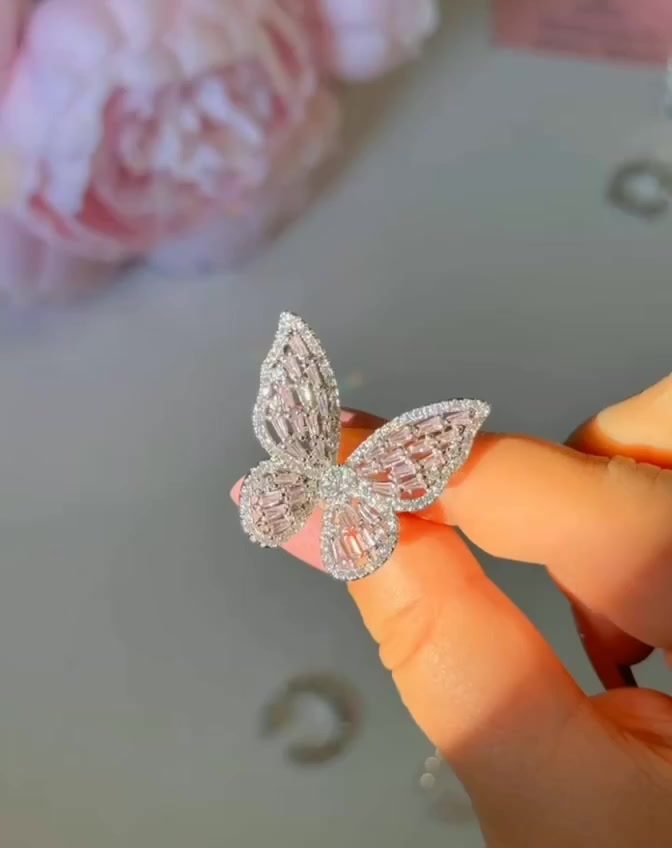🦋 خاتم فراشة 🦋

خاتم الفراشة النازك ✅
موديل حديث 💕
✨مرصع بأحجار الزاركون
✨طلاء ثابت بجودة عالية
✨غير قابل للصدأ
✨يرهم على جميع القياسات 

السعر ٥الاف 
🚘 يوجد خدمة توصيل لجميع محافظات العراق ٤ الاف 🚘


**إذا كنت صاحب هذا الإعلان وتريد حذفه لأي سبب، رجاءا أرسل رسالة إلى الدعم الفني**