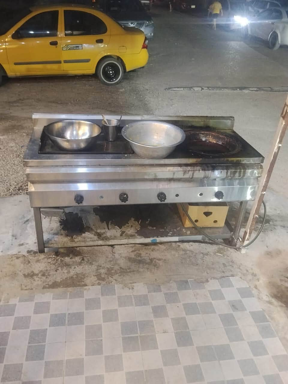 للبيع غراض مطعم كامله مستعملات اقل الشهر كابسه مال صاج شوايات دجاج ثنين ؏ الغاز وحده صغيره وحده جبيره كاونتر وسنك السنك بي بوب مثل الكاونتر ومثرامه مال حمص وثلاجه والصياني والمصافي كللشي كامل العنوان بغداد المكاسب الرقم ***********
