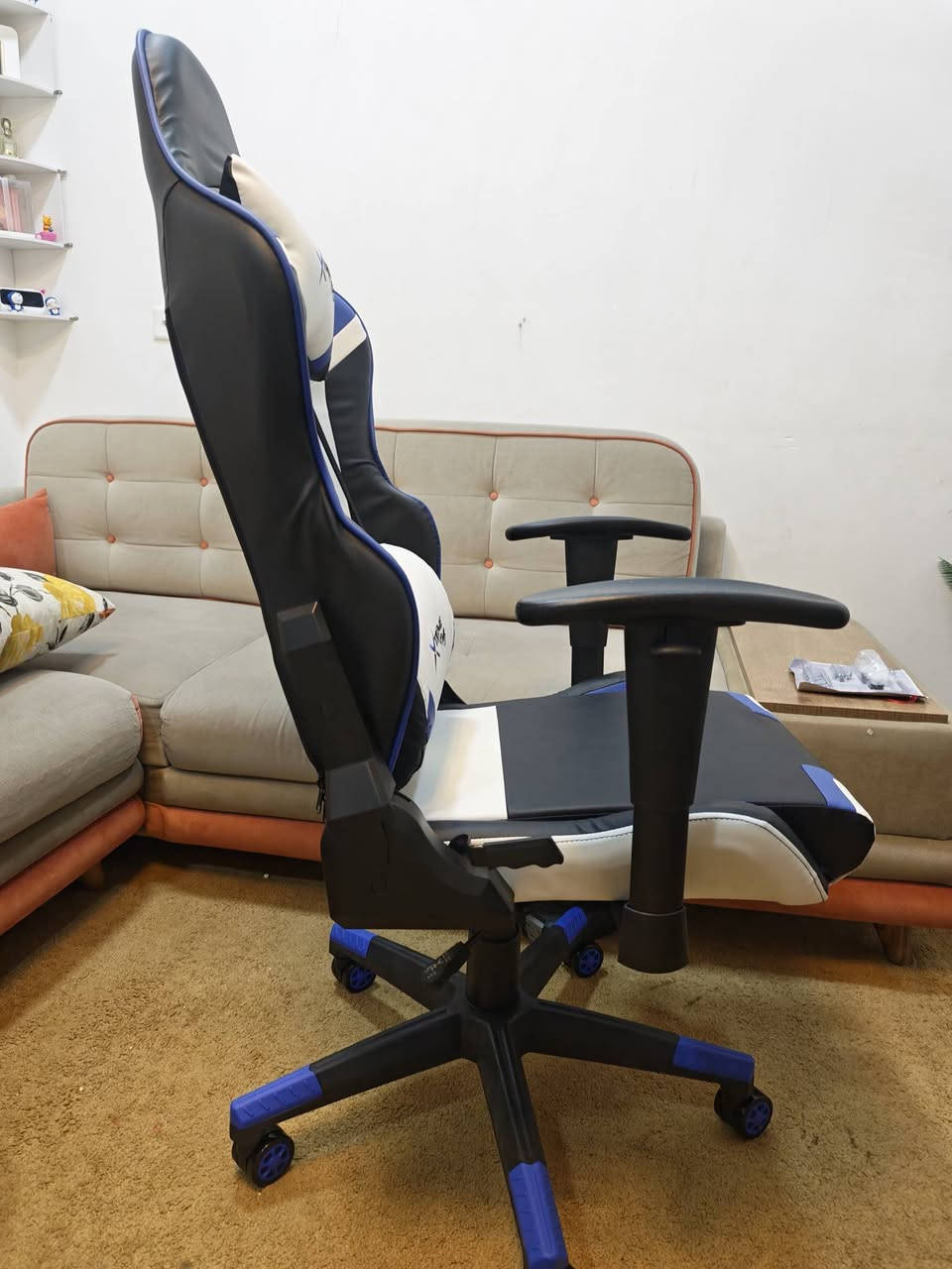 كرسي كيمينك اصلي ثقيل 
جديد غير مستعمل جاي ويا ماوس باد  
135 الف


**إذا كنت صاحب هذا الإعلان وتريد حذفه لأي سبب، رجاءا أرسل رسالة إلى الدعم الفني**
