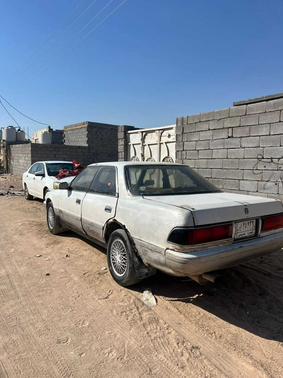 مارك 1992 وانجي بسمي سنويه لل٢٧
كير ومحرك حلوات ومشط جدبد
نقص فقط حداده الورا والكدام سويتها
ب٢٥ وبيها مجال ***********
