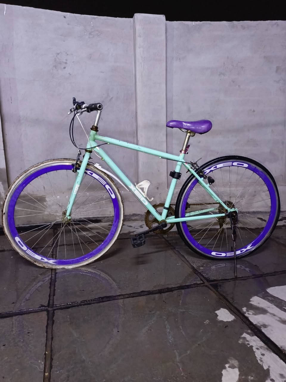 السلام عليكم بايسكلات نضيفات c700 للبيع يرادالهن جوابة وتايرات
سعر الواحد 85 الف وبيهن مجال بسيط مكاني الشعب ***********
