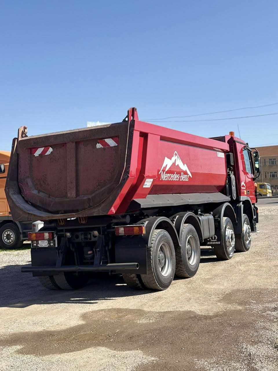 معرض مهدي اربيل
نوع : مارسيدس اكتروس قلاب
موديل : 2008 معلاي 2018
حجم :4144
ألون : احمر 
مواصفات: مارسيدس اكتروس بيلادي قلاب فور ويل فول موسفات مجموع جيف شيال كلج بنز قمار أم دوسه بودي بيلادي جديد جديد 
گير : توماتيك كلج 8 نمر
 العنوان : اربيل  قوشتب تريق كركوك  معرض مهدي اربيل 
***********
***********
