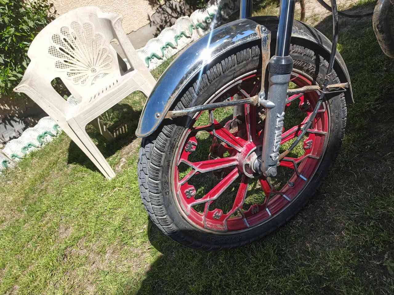 دراجة سيفان 24 اوراق سلف
شاشة الكتروني
ويل كب 
دراجة حلوة ونظيفة
نقص اشاير خلفية وبك فقط
تخم تاير جوبلس اصلي
باتري جديد
السعر 550 مجالها بسيط كلش
مكانها صويرة  شارع الكازينوات 
ومتواجد خاص٫٫٫
ماراوس فقط بيع


**إذا كنت صاحب هذا الإعلان وتريد حذفه لأي سبب، رجاءا أرسل رسالة إلى الدعم الفني**