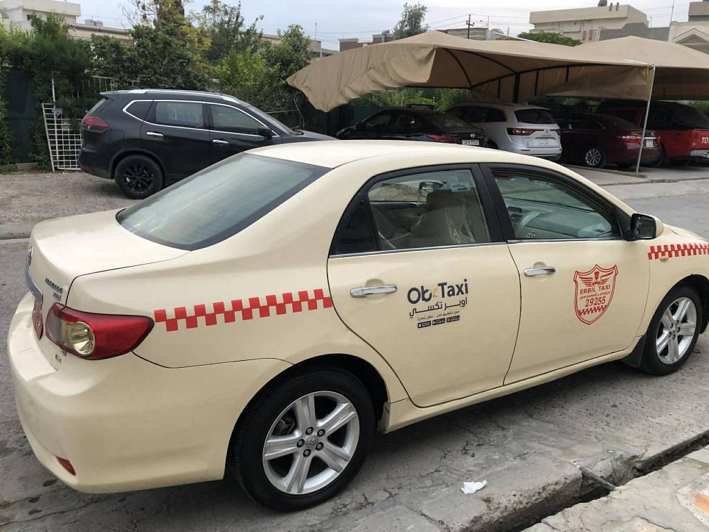 سلام عليك
تةكسي مؤديل 2009   كرايتة 2013. گيرعادي ٤پارجةي هةية كن دةبةي ئاو لةگةل جةمپيكي بجوكي پشتي. بس مةستةرةكةي  ليداني ناوي نيتي سةيارةي خاوين. گير و مةكينة و تةبريد تةقة و رةقةي. بةشةرت ايرباك بةشةرت نةتةقية شانسي بةشةرت. نيتي   سةنةوي. بةسةر جووة 500هةزار غرامةي لةسةرة بةناو كردن بةشةرت    سعري 122$مةجاليكي كةم شتيك بةدلم بوو گؤرينةوة دةكةم. *********** واست اپ هةولير أربيل, العراق
