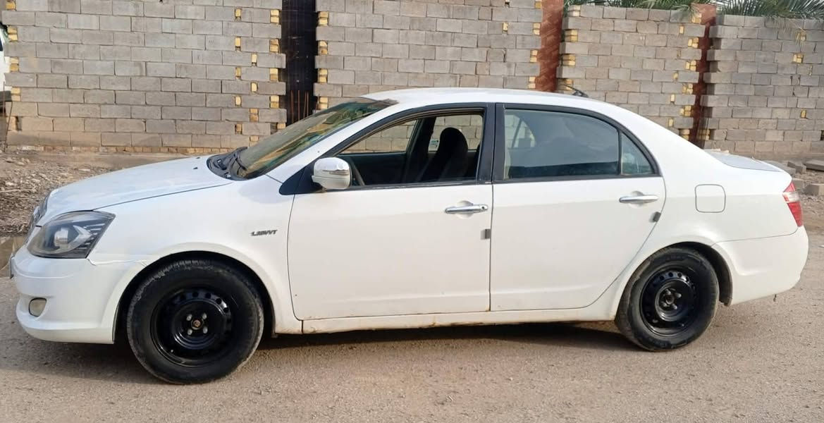 جلي موبل مديل 13 محور كورلا
سياره مكفوله من الضربه  
رقم انگليزي سنوية لل 31
سعرها 48.     السياره باسمي مشروع وطني 
مكاني ناصريه.  سوق الشيوخ 
***********
