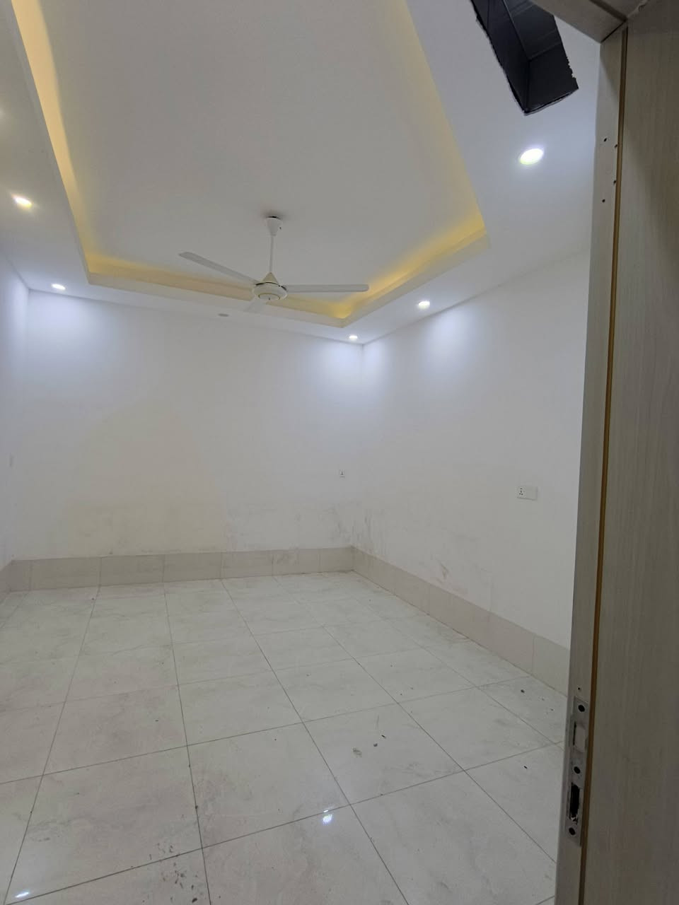 دار للبيع🏚 100 متر👈 مربع
العنوان حي العسكري 👈 قرب صيدلية طيبة
طابو صرف بسم شخص🚶 واحد
بناء حديث طابقين
السعر 135 مليون وبيه مجال
موقع مميز👌 جداً قريب من شارع الرئيس
علما سيكون معاملة مع صاحب الدار مباشرة

للاستفسار أكثر مراجعة مكتب المباني للعقارا
ت والمقاولات العامة او الاتصال على الارقام الثالي

***********  محمد ابو جنيد /واتساب وما سنجر
*********** محمد

نتشرف بزيارتكم للمكتبنا واستقبال كافة عرضاتكم تجاري وسكني في كافة أنحاء محافظة كركوك

عنوان مكتبنا حي العسكري مقابيل جامع المعراج
