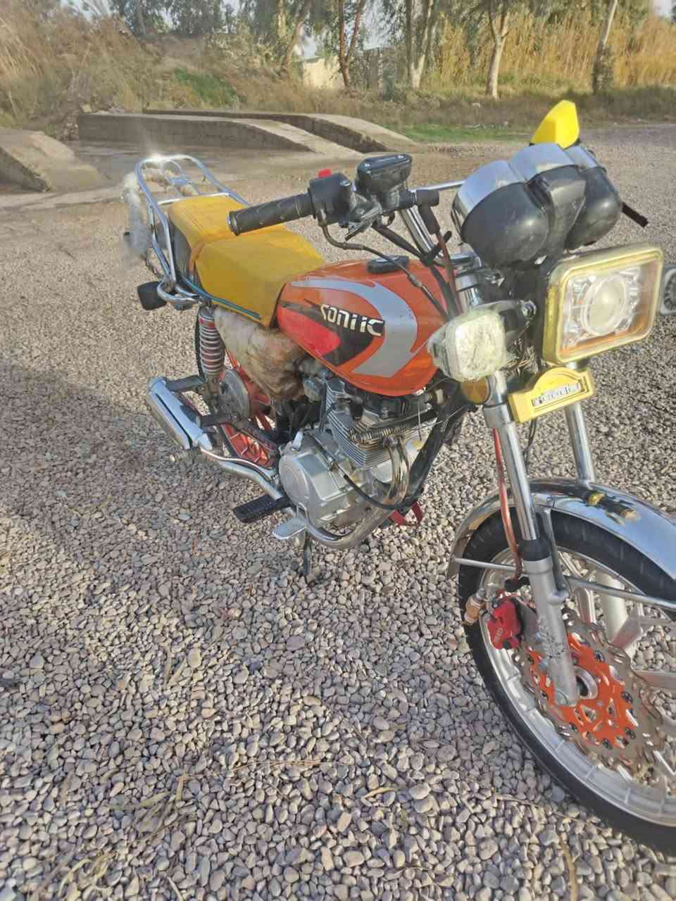 سلام عليكم دراجه تايكر موديل 24 للبيع لون مميز دراجه حلوه وناعمه نواقصها فقط بك لايت دراجه نضيفه ومتروكه مكاني ديالئ المقداديه ناحيت ابي صيدا السعر675 وبيها مجال قليل رقم تلفوني ***********
