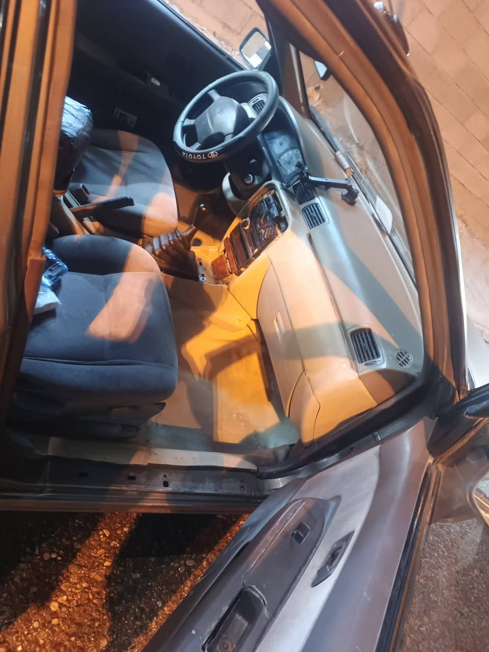 للبيع نيسان سني موديل 96 تاريخ انتهاء سنويه 29 بطاقه بنزين بيها سعر 35او بيها مجال قليل *********** 
***********
