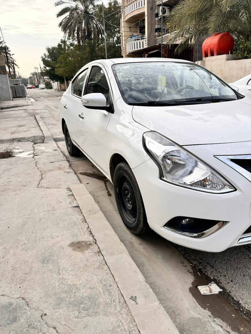 سلام وعليكم للبيع سياره نيسان سني مصري 2024 زيرو رقم اربيل تحويل مو وكاله السياره ماشيه 54 الف بيه باب خلفي الصفحه اليمنه وبارد بل جاملغ خلفي صفحه السايق السياره نضيفه خير من الله 
جام كهرباء حساسات خلفيه اشاير بل مري قطعتين تبريد سبير منازل كباته بعدهن بل كارتون َ؏ وضع الشركه السعر 124 وبيه مجال حك الجيه الاستفسار اتصل 
***********
