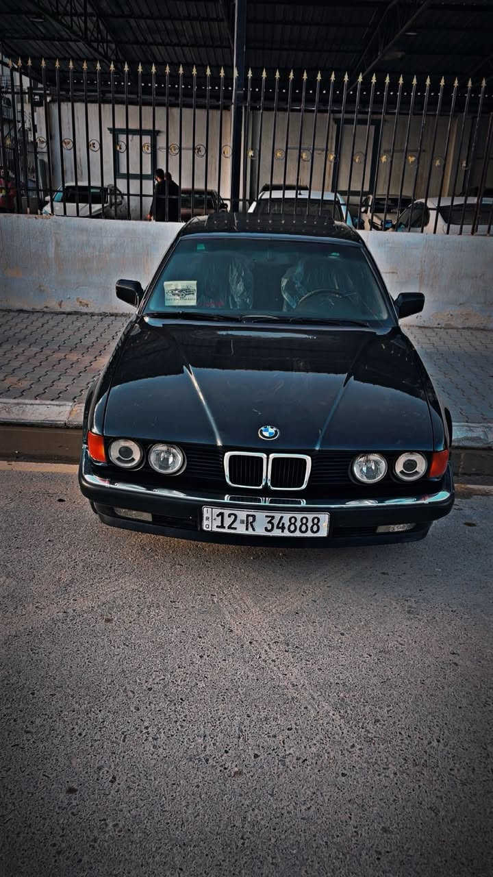 السلام عليكم BMW 735 فوول 
بدون دكه جاكوج صبغ جماليه مشرووع وطني رقم نينوى دولي السياره شرط كل السياره جديده محرك كير صدر تايرات تبريد ثلج نوعومه ونشاط  تحويل بنفس اليوم  السياره مال جناي السعر 90 ورقه وبيها مجال ***********
