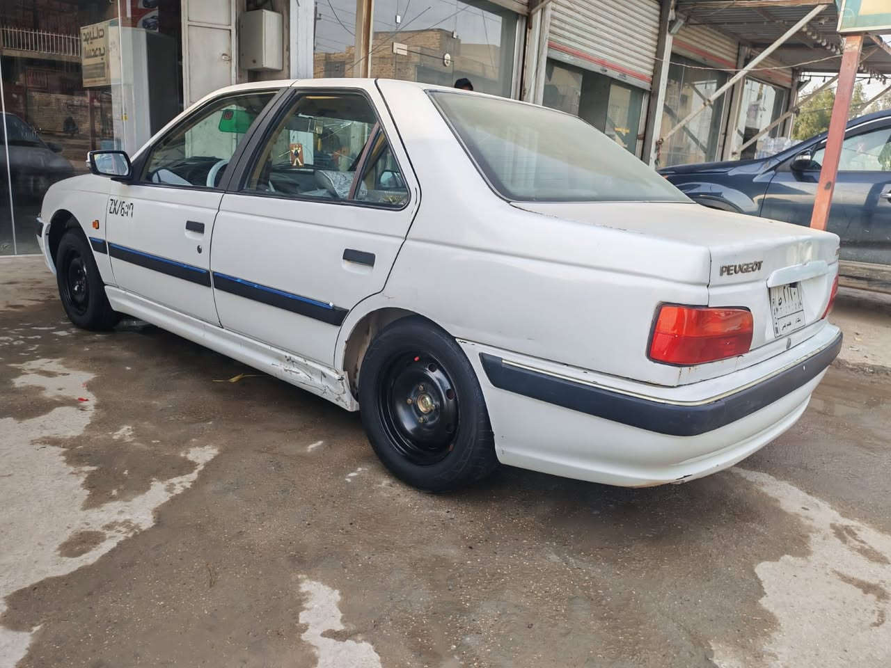 سلام عليكم بيجو بارص موديل 18 رقم بغداد سنوية جديدة  سيارة جاهزة كير مكينه حدادية تخم تاير تدفئة شغاله  تبريد بس غاز شرط لمداور ثاني يوم مكاني بابل لسعر 55 وبيه مجال بسيط بسعر صفرة ***********
