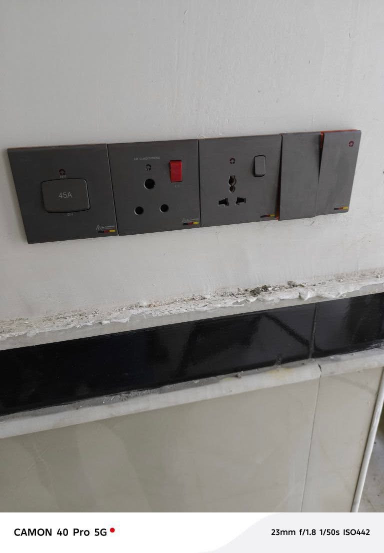 ﻛﻬﺮﺑﺎﺋﻲ ﻣﻨﺎزل / بأسعار مناسبه
1_ ﺗﺄﺳﻴﺲ ﻛﻬﺮﺑﺎء بوري / سيمنز  
2_ ﺗﺠﺪﻳﺪ اﻟﺘﺄﺳﻴﺲ اﻟﻘﺪﻳﻢ  
3_صيانة جميع أعطال الكهرباء
*********** / ميسان العمارة
