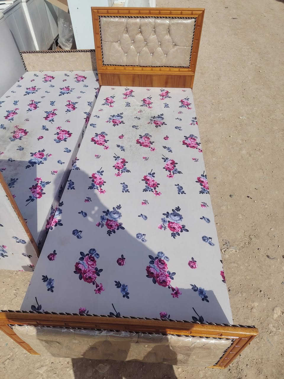 تخت نفر واحد عراقي 
عنوان الشارع سنجار مقابيل تربيه تلعفر مجمع الهابش 
***********
