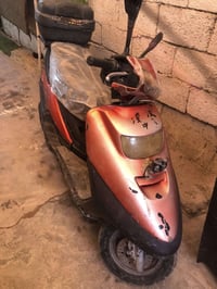 سكوتر كهربائي • فضي • محرك نظيف