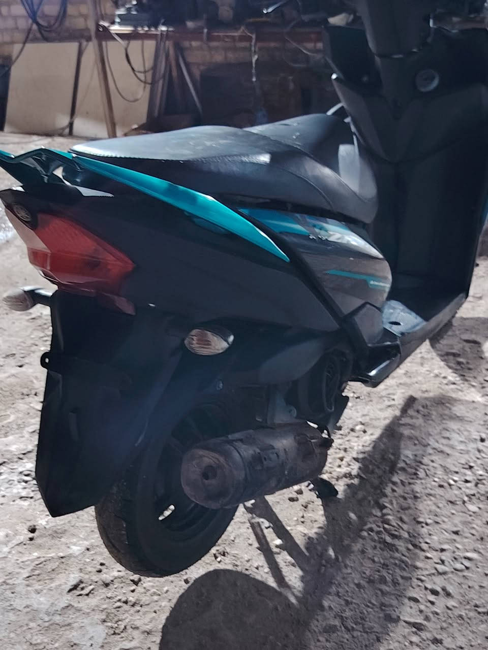 سلام عليكم للبيع زت ار موديل 2019 دراجه نضيفه السعر 850 وبيه مجال بسيط التواصل على الرقم *********** الرقم بي واتساب
