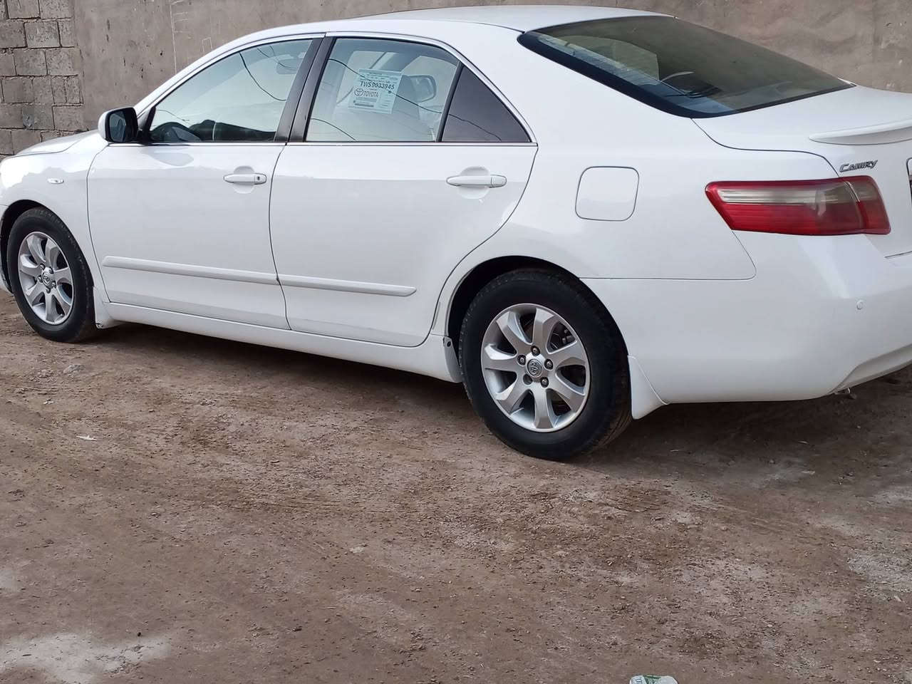 سلام عليكم كامري موديل 2007 خليجي بيه قطعتين رقم بغداد تحويل ثاني يوم سعر 105 وبيه مجال مكان فلوجه رقم هاتف ***********
