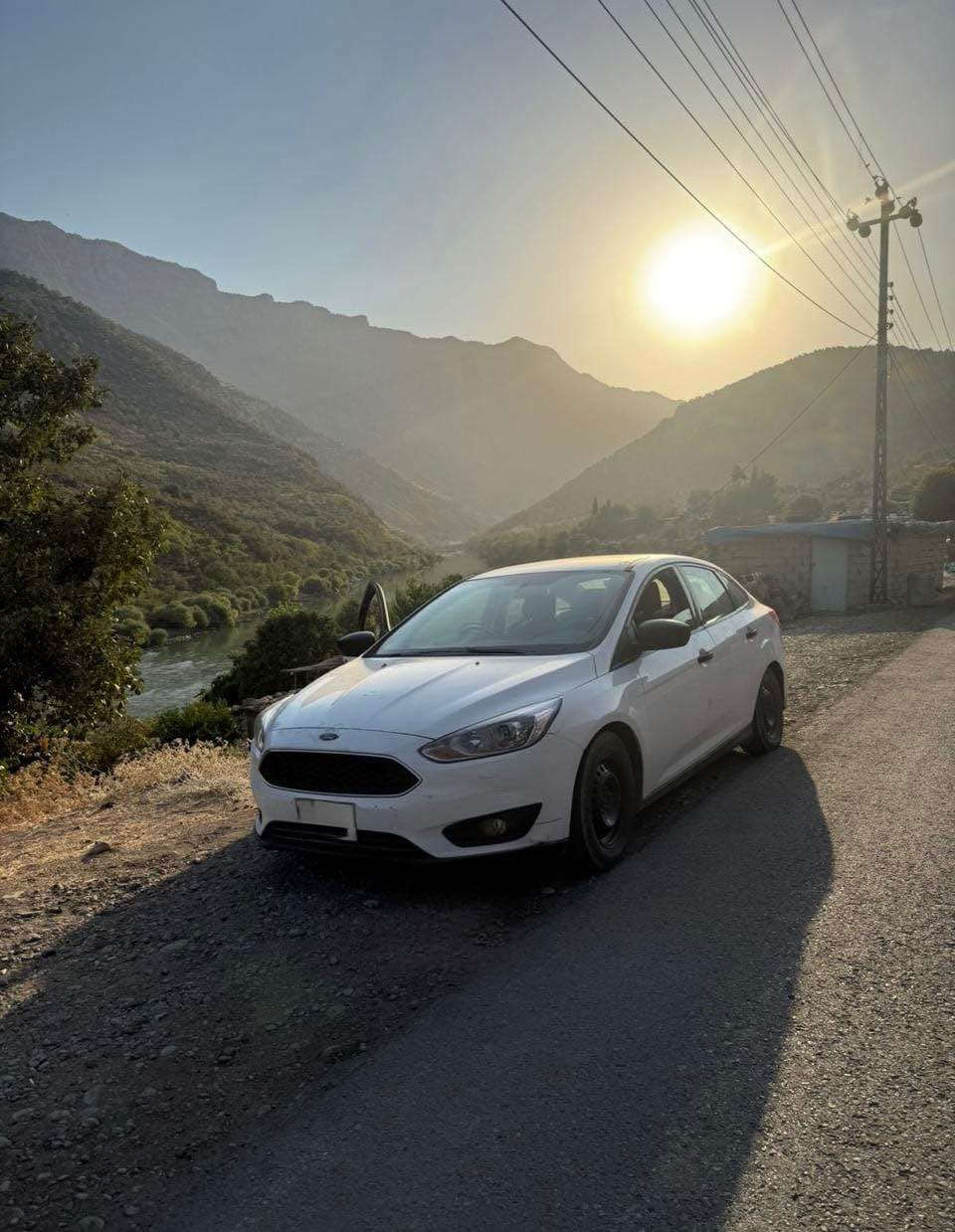 السلام عليكم 
🚗 للبيع فورد فوكس 2018 🚗
 استخدام شخصي 
🔹 الموديل: 2018
🔹 النوع: Ford Focus
🔹حجم المحرك: 2000 
🔹 ناقل حركة: (أوتوماتيك)
🔹 اللون: (ابيض)
🔹الرقم الجديد السنوية لحد 2030 و الهزة    للشهر الثامن .
🔹 اكاميرا خلفية دوارة،
 تبريد ممتاز ❄️
السعر: (8800$ 88 ورقة) قابل للتفاوض بالمعقول.
📍 الموقع: (بغداد - البلديات)
📞 للتواصل خاص أو اتصال على الرقم *********** . Colombo, Sri Lanka
