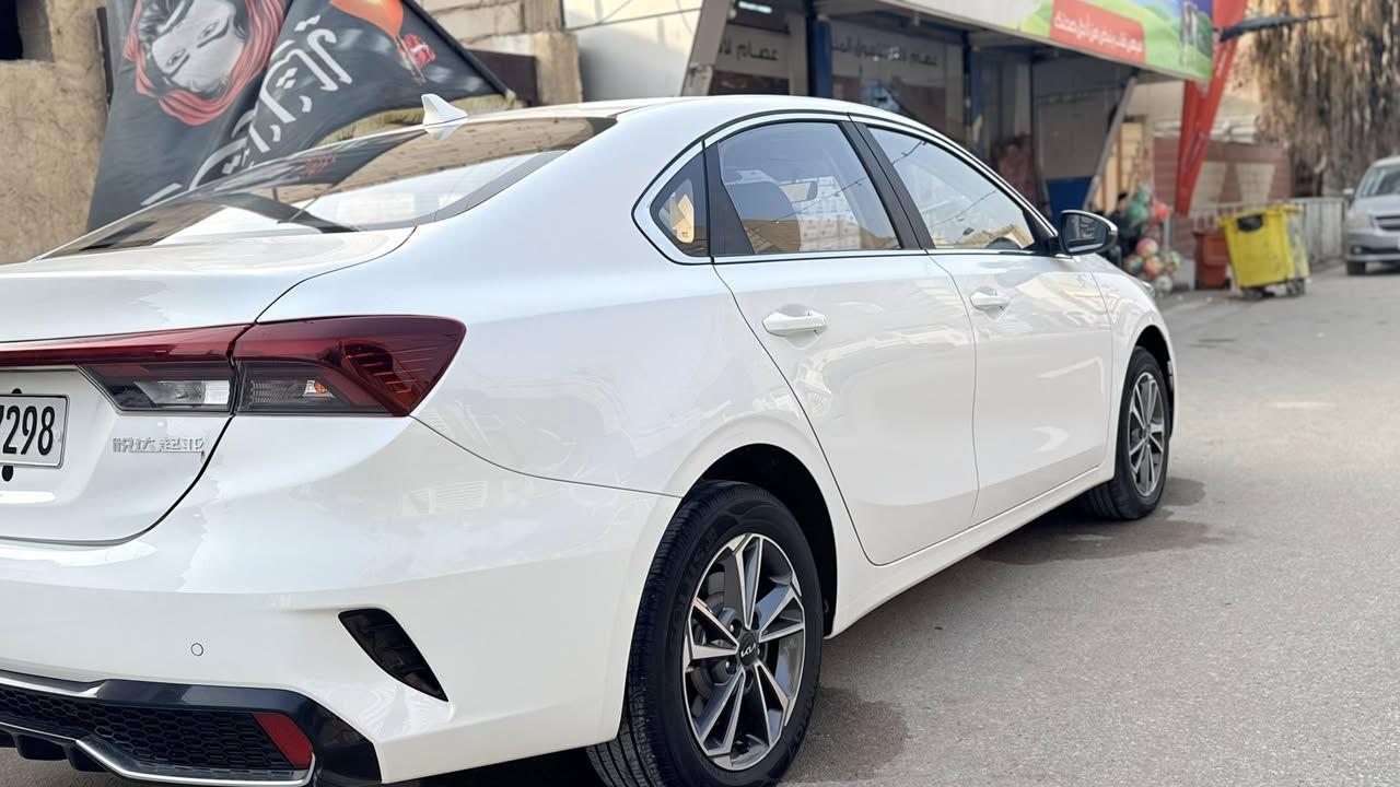 سلام عليكم K3 للبيع 2024 ماشيه 32000الف رقم اربيل نكليزي  بسم شركه تريد تحويل تريد وكاله مواصفات السياره فتحه بصمه مري شفط +ترحيب عنده الاقتراب  لايت زنون عدسات لد نهاري حجم المكينه 1500 السياره على وضع الشركه مكفوله  من صبغ والبارد وتبديل 
مكان السياره نجف 
السعر 143$
***********
