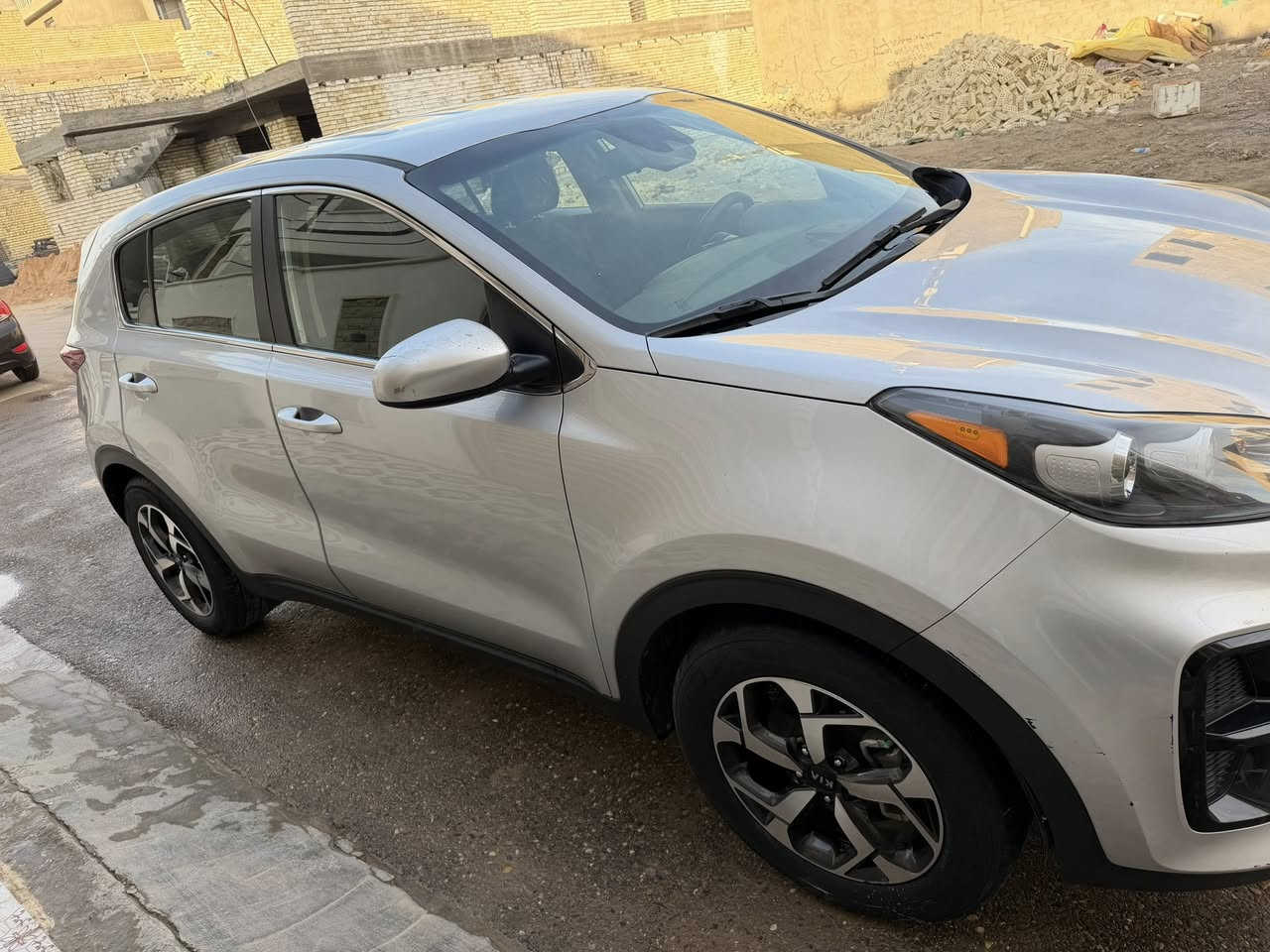 السلام عليكم للبيع  سبورتج 2021وارد أمريكي حادثها موضح بالصوره بيها طخه بالجنطه بالعراق 
مواصفات 
تبريد قطعتين 
تحكمات ستيرن
تحديد مسار
مثبت سعره 
حساس امامي 
السعر 165وبيها مجال 
العنوان بغداد الدوره 
للاستفسار 
***********
***********
