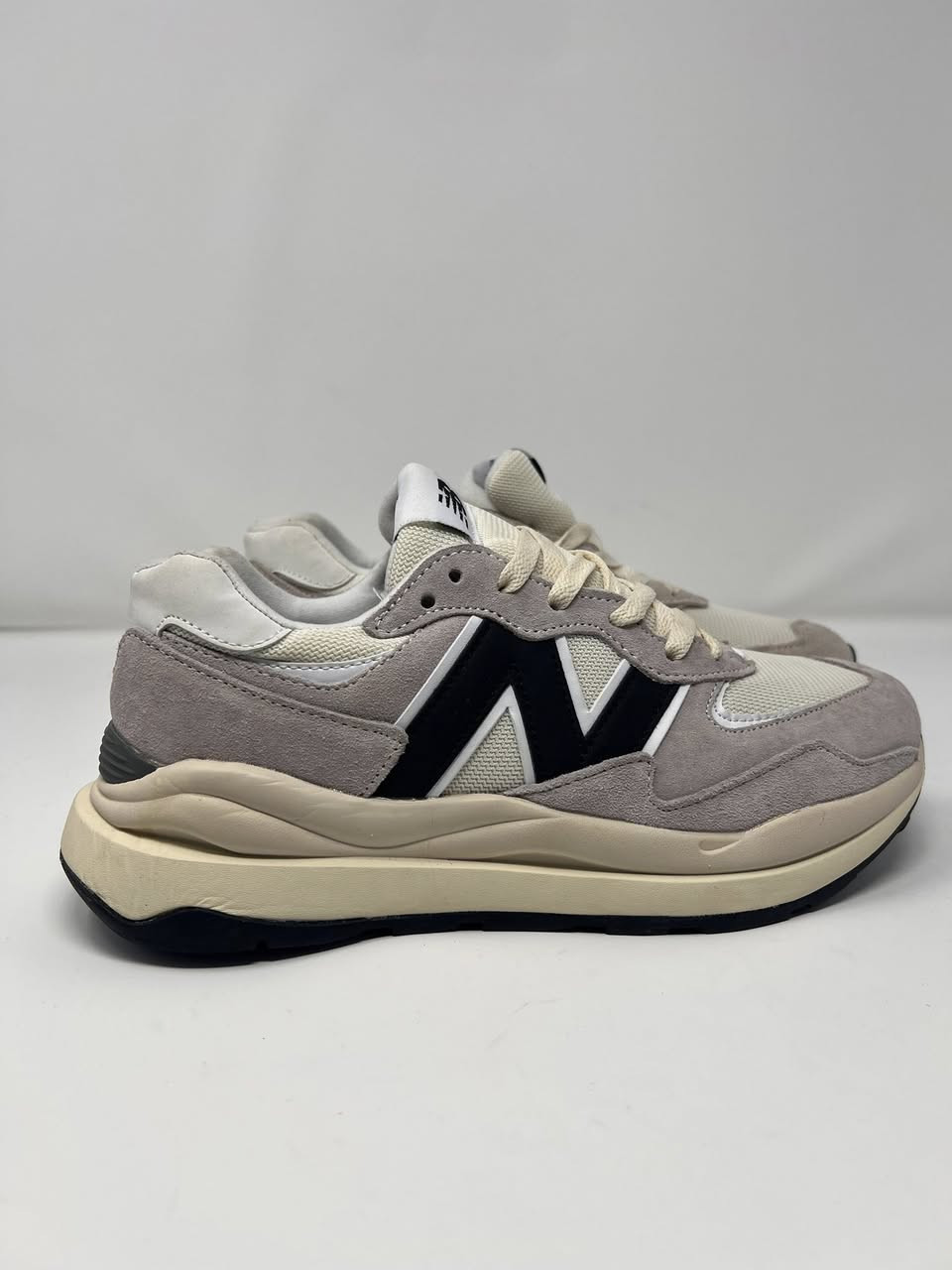 التحفة الفنيه، نيو بلنص، حجم 42 تلبس 41
القطعه نضيفه جدا، باله نضيف، السعر 25 الف دينار قفل
ادخل انستا شوف القطع الحلوه المتوفره
https://www.instagram.com/hermes.storex?igsh=MTQwdWQ4OTZ1YmxoMg%3D%3D&utm_source=qr


**إذا كنت صاحب هذا الإعلان وتريد حذفه لأي سبب، رجاءا أرسل رسالة إلى الدعم الفني**