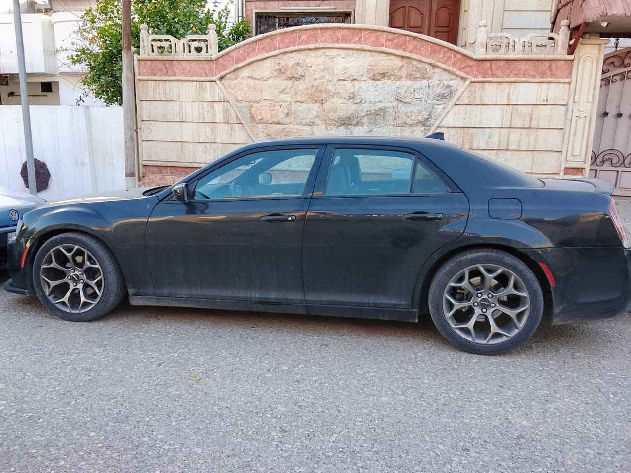 اوباما موديل 2016 300S مواصفات بانوراما كشنات جلد اسود تدفئه وتبريد المحرك والكير بالشرط رقم اربيل دولي جديد السنوية باسمي مجدده لغاية ٢٠٢٨  وبيها صبغ نص جامرلغ خلفي صفحة السائق مع اشوية تعديل  بارد في نهاية الصندوق  مال واحد جناي وليس بائع شاري مكاني كركوك والسعر$240 رقم الموبايل *********** كركوك, العراق
