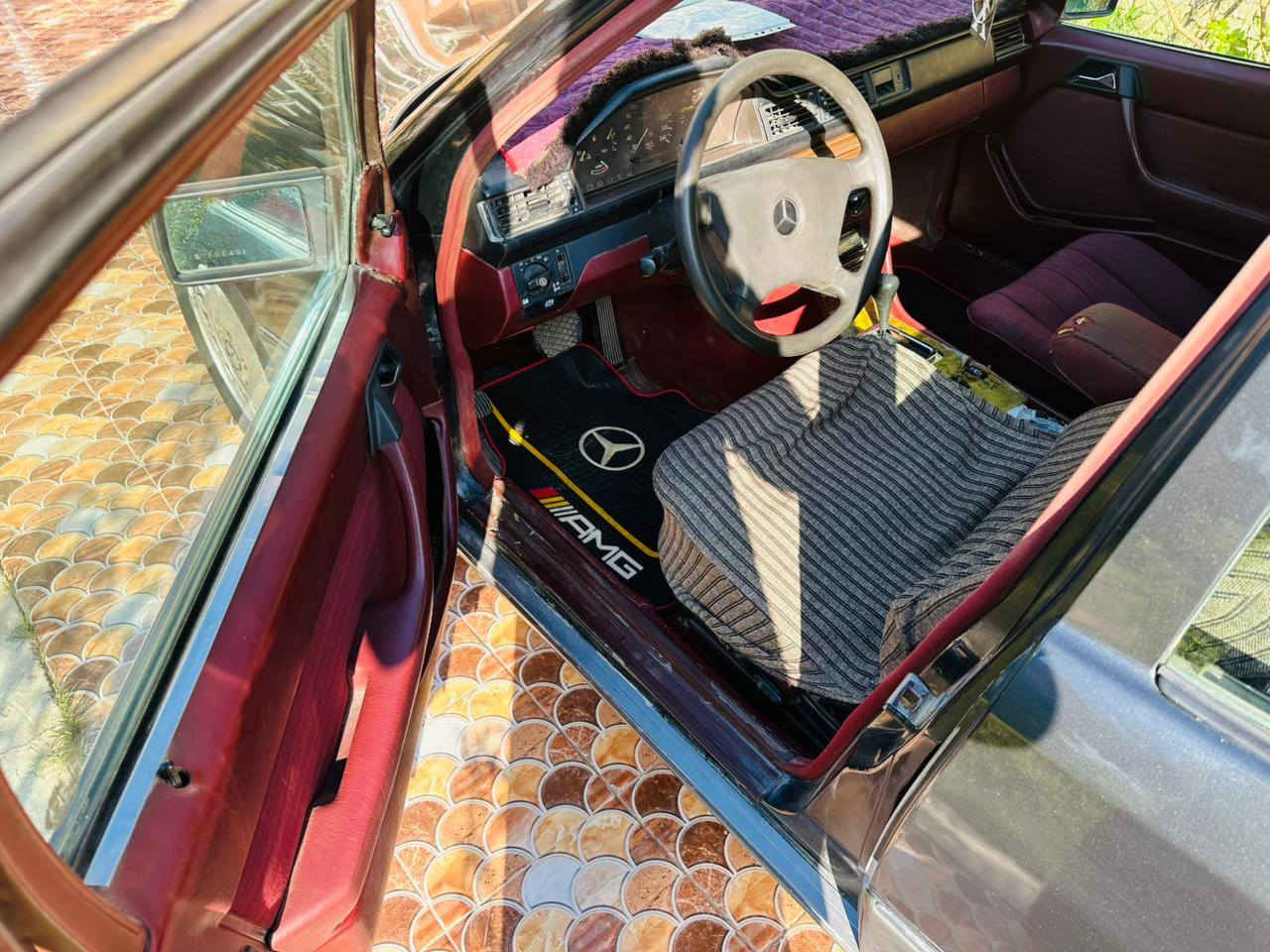 السلام عليكم مارسدس دب مديل 1987 سياره حلوه بلاد سنوية ما منتهية رقم سليمانية تريد وكاله تحويل مكان ذي قار الرفاعي للاستفسار *********** او *********** ((ملاحضة مكلف بل نشر انتصل علة راعيهة))
