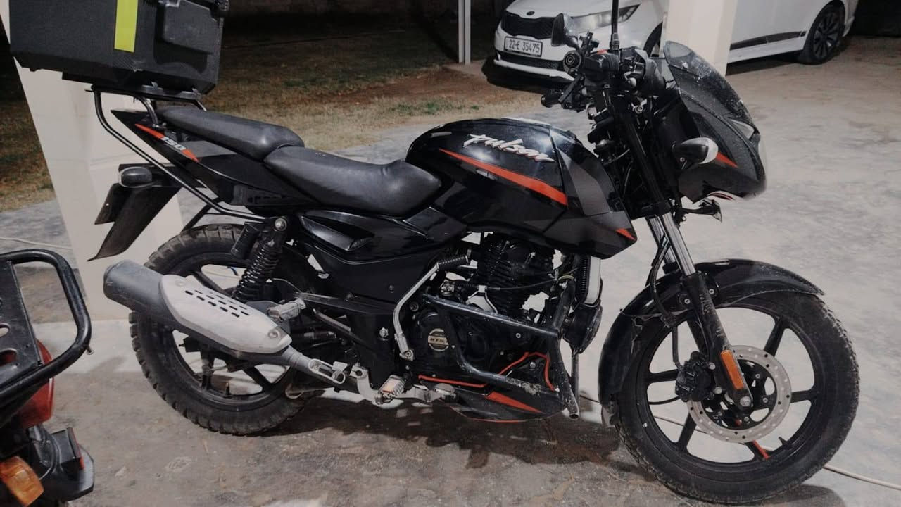 م̷ـــِْن رخصة صاحب الكروب بولسر موديل 23 للبيع ماشيه 7 الف.  ونضيفه كلش تخبل مبيه اي نقص اضرب سلف وطلع سكني بغداد التاجي ابو عضام بل مساره قرب محلات القمه للتصالات السعر. مليونين 300 وبيه مجال وهاذا رقمي بي واتساب *********** ولي يحب باقي التفاصيل بل خاص بيكم خير ودللو
