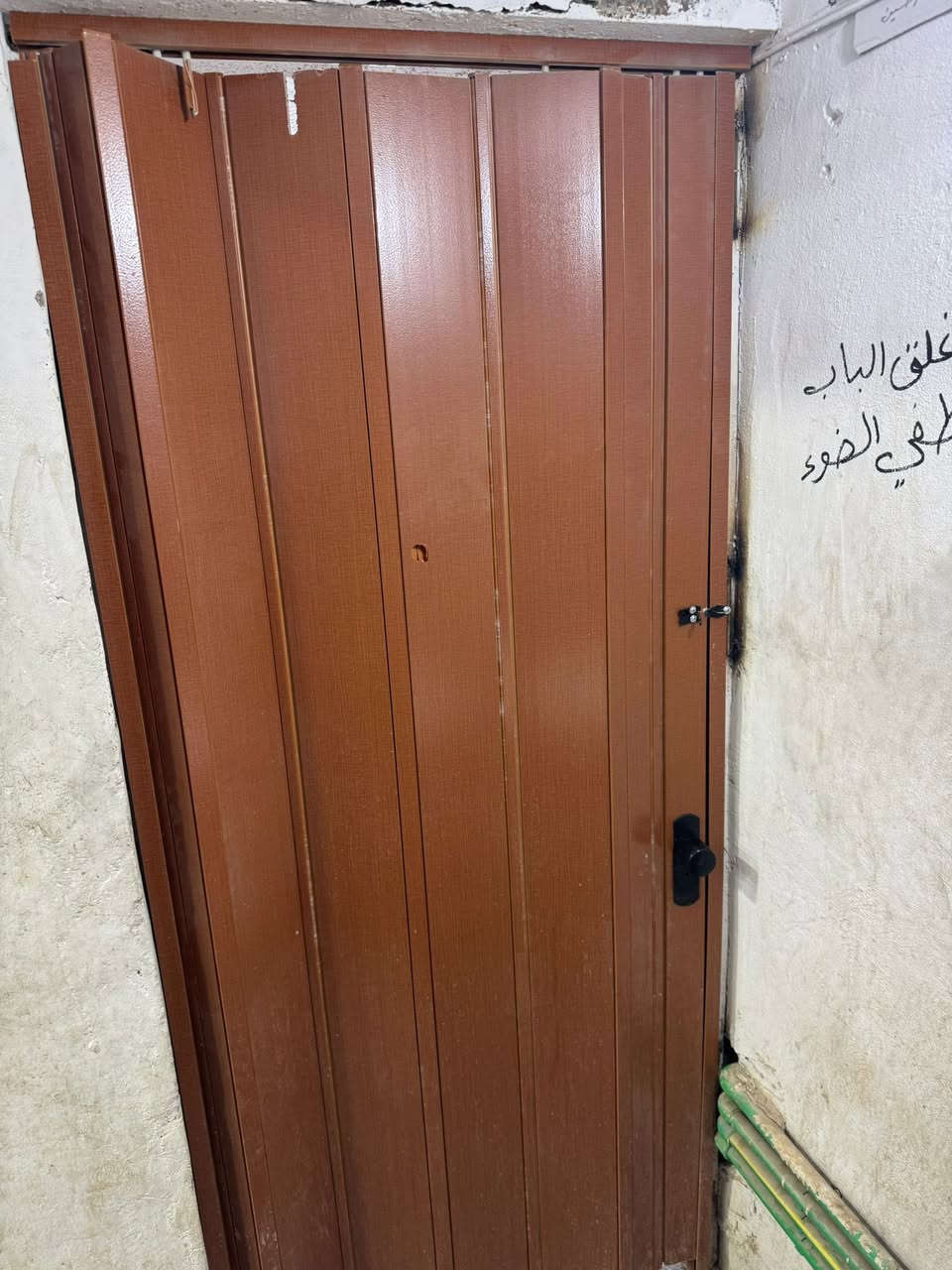 السلام عليكم توفر باب خشاب صاج قديم مع الجرجوبة عدد 2 سعر الوحدة 75 و موجود باب سلايت مال حمامات او توليت سعر 50 

الاستفسار : ***********

مكان : ديالى ركة حجي سهيل
