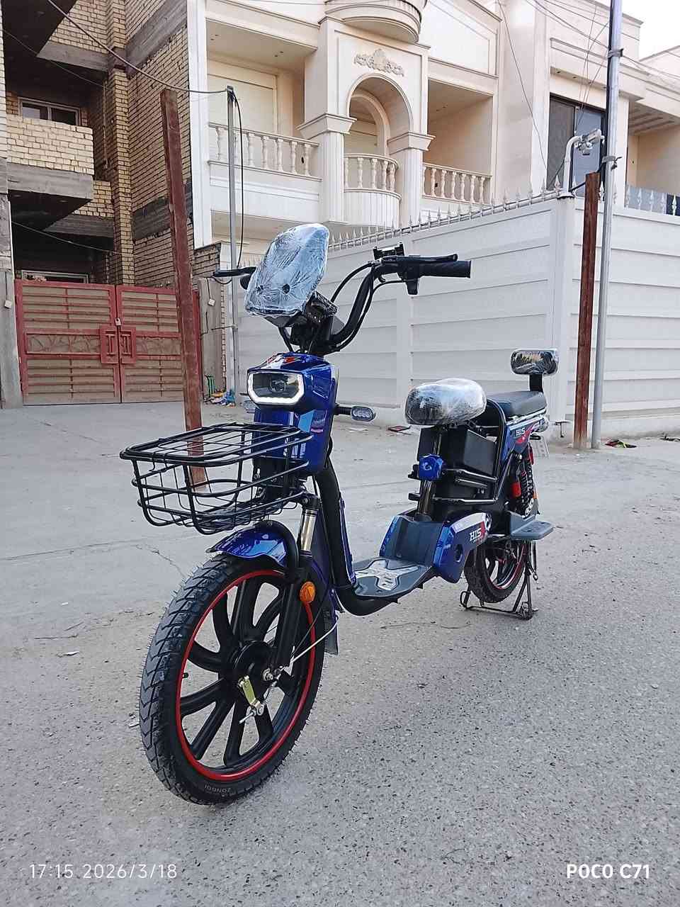 السلام عليكم .. دراجة شحن نوع HIS 
نضافة 99%
جاهزه مجهزه
من شلعه ومعدل 
وياها سويج 1
ريمونت 2 
كارت 2 
مرايات زوج مامشدودات
تشغيل عن بعد 
نظام سرقة 
مكاني بغداد الغزالية 
السعر 375 الف 
وشرط استخدام شهرين مال منطقة وعلى ايدي اني استخدمها 
رقم *********** بي واتساب
