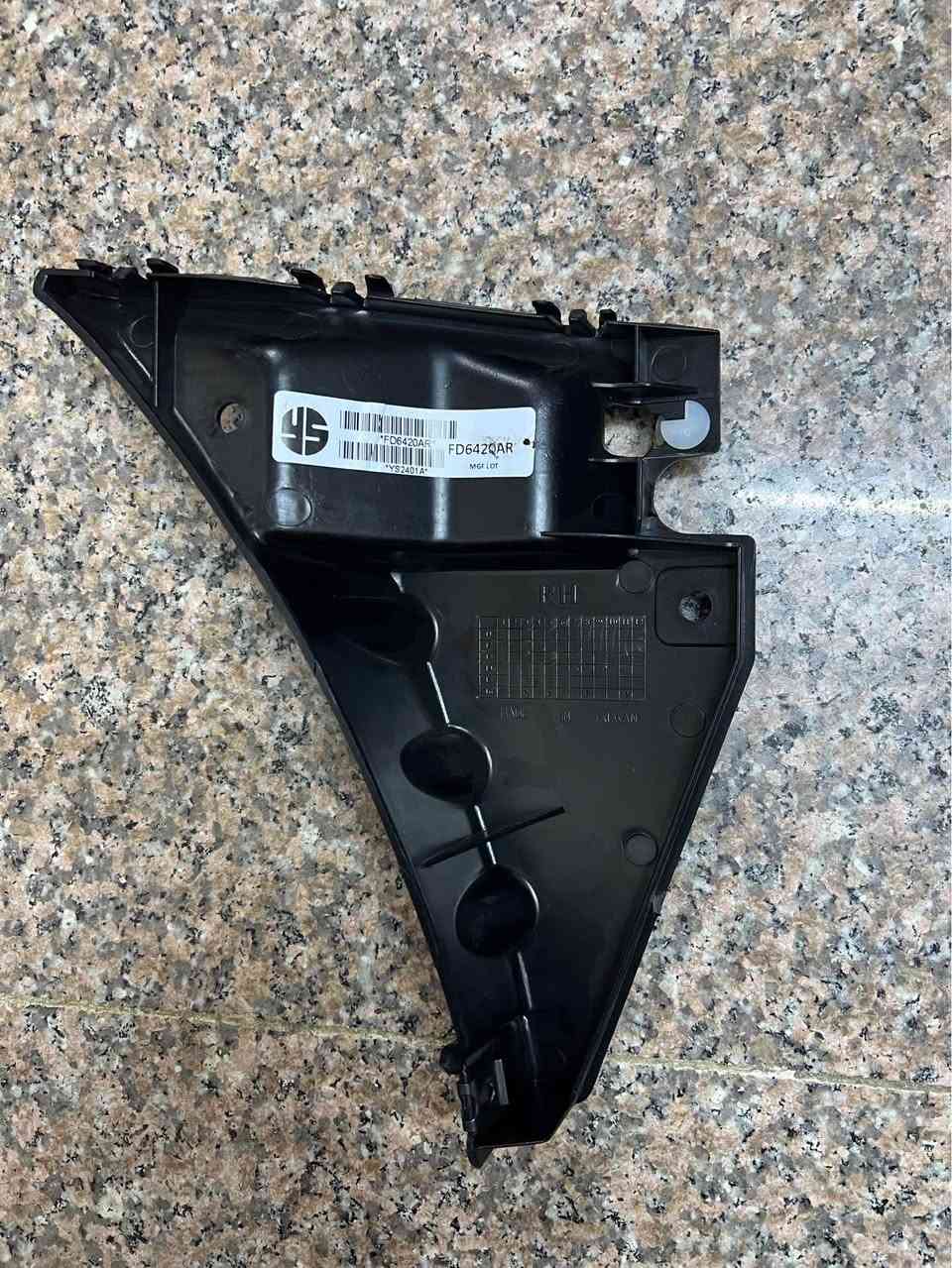 قطع بيها جديد وبيها تفصيخ اخو الجديد 
مال ٢٠١٢-٢٠١٤ 
سعر خاص وتدلل بغداد, العراق


**إذا كنت صاحب هذا الإعلان وتريد حذفه لأي سبب، رجاءا أرسل رسالة إلى الدعم الفني**