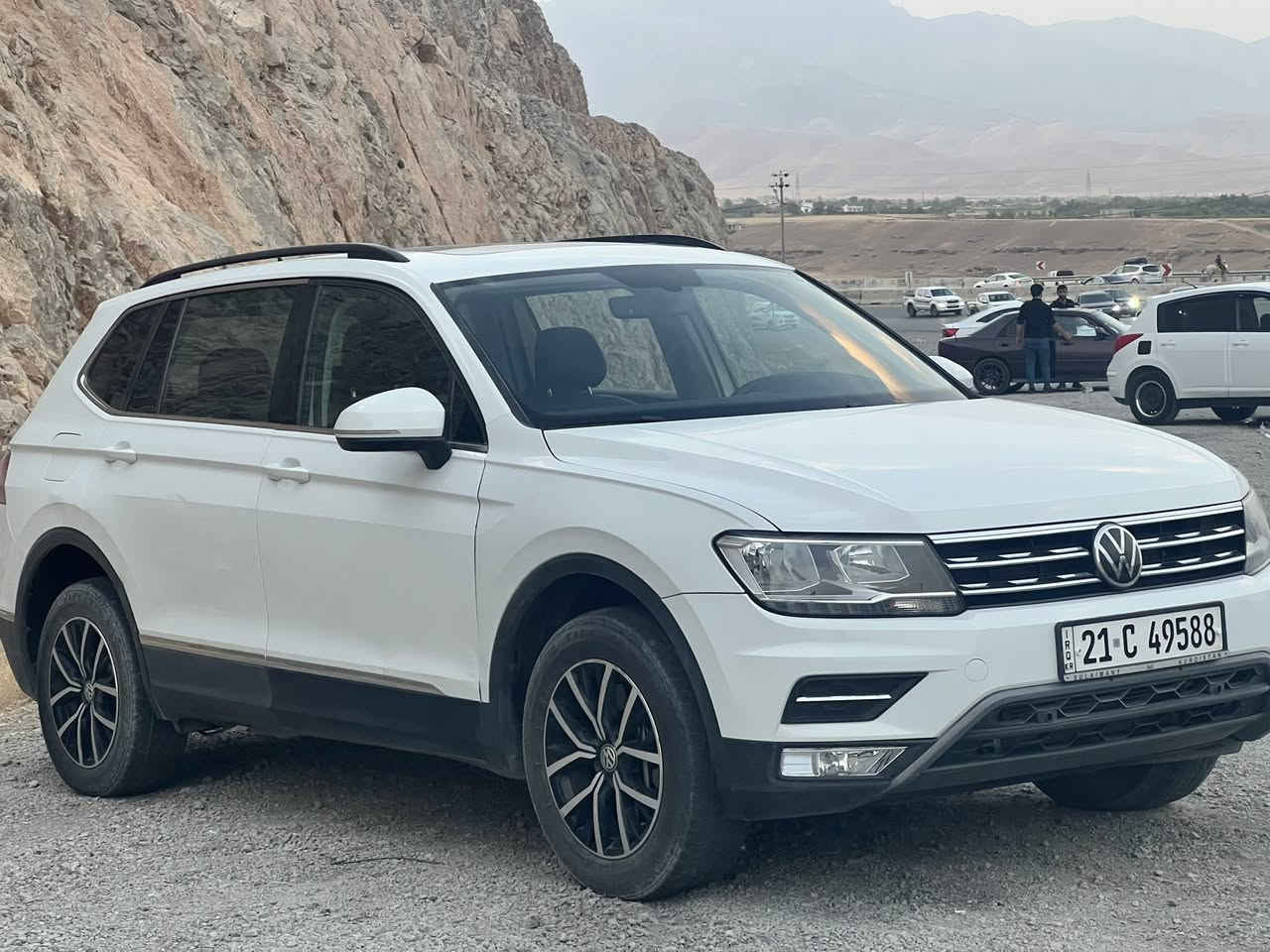 Volkswagen 
(تیگوان se ٢٠٢١) (tiguan se 2021)

سەیارەکە زۆۆر پاکو بێ کێشەیە فول مواسەفاتە پانۆرامایە
هەموو شتێکی سەیارەکە تازەیە ماڵی دۆستە، ٣ ڕیز کوشنە
تەنها ٤ پەنجە بۆیاخی هەیە بێ ئێرباگ سەیارەکە ڕوبەڕو زۆر جوانترە لە ڕەسم

٨٥٠٠٠ کیلۆمەتر رۆشتوە.

 بۆ فرۆشتن یان گۆڕینەوە سعر (١٨٩) و مەجالێکی کەم


**إذا كنت صاحب هذا الإعلان وتريد حذفه لأي سبب، رجاءا أرسل رسالة إلى الدعم الفني**