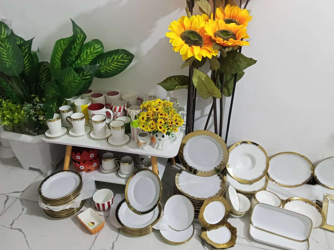 السلام عليكم شباب أغراض منزلية ورد أشجار كرسي هزاز دوشك طفل اماعين تحفيات كلشي بلصور متوفر باسعار مناسبة الشراي يتواصل *********** مكاني بغداد العبيدي حي الرئاسة موجود توصيل الكل المحافظات
