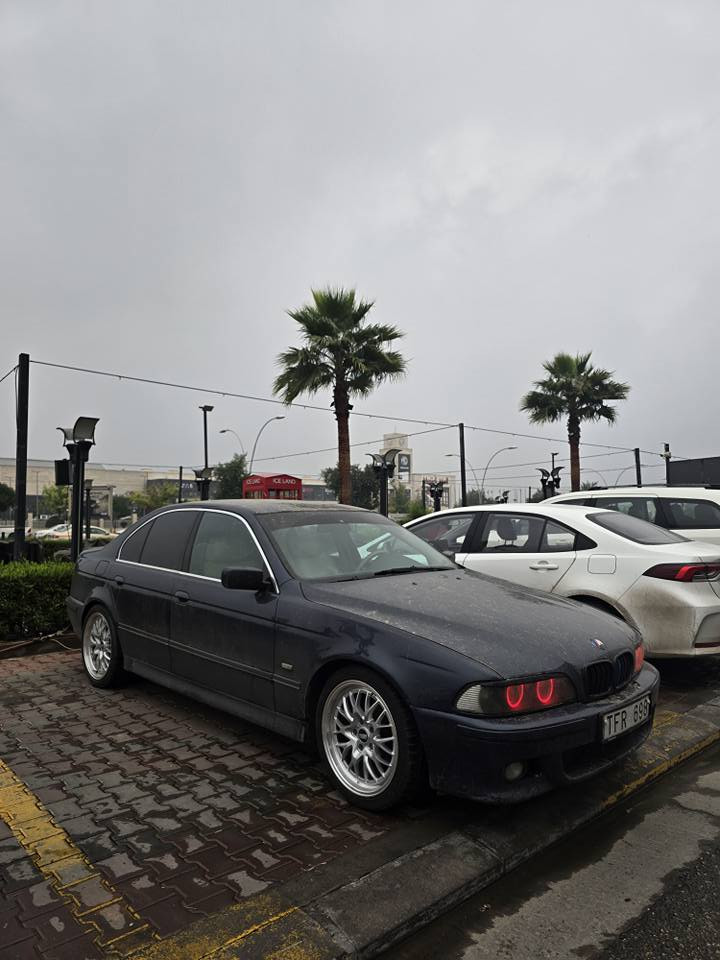 Bmw e39 2002
72$

سەیارەکە پاکە و بێ کێشەیە مەنەفێست ئەسلی ئیبراهیم خلیل پاکانەی بۆ کراوە بەلام بەسەر چووە ٢٠٢١ داخل بووە

  مواسەفات:

 ٥٢٥ گێر تۆماتیک سەیارەکە پێش و دوای کراوە بە M  کوشن هیتەر و جلد ئاوێنە دژە فوول تەبریت مەرکەزی ئایپاد سوکان ڤۆلیۆم حاسە و کامێرە چوار جام ئۆتۆ تاخم ویل bbs و دوو تایەی دواوە bredgestone سەیارەکە ٣٥٠ هەزار کم رۆشتووە بەس سلایت و کوشن کارەبایی نیە ماشاءللە سەیارەکە زۆر جوانە لەسەر دەقی بیلادی ماوە هەتا ماتۆری بەخاخی لایتەکەشی پێەوە ماوە 

رەسمی سەیارەکە لە کۆمێنت دادەنێم

ژم ڤایبەر و واتس ئاپ : *********** أربيل, العراق
