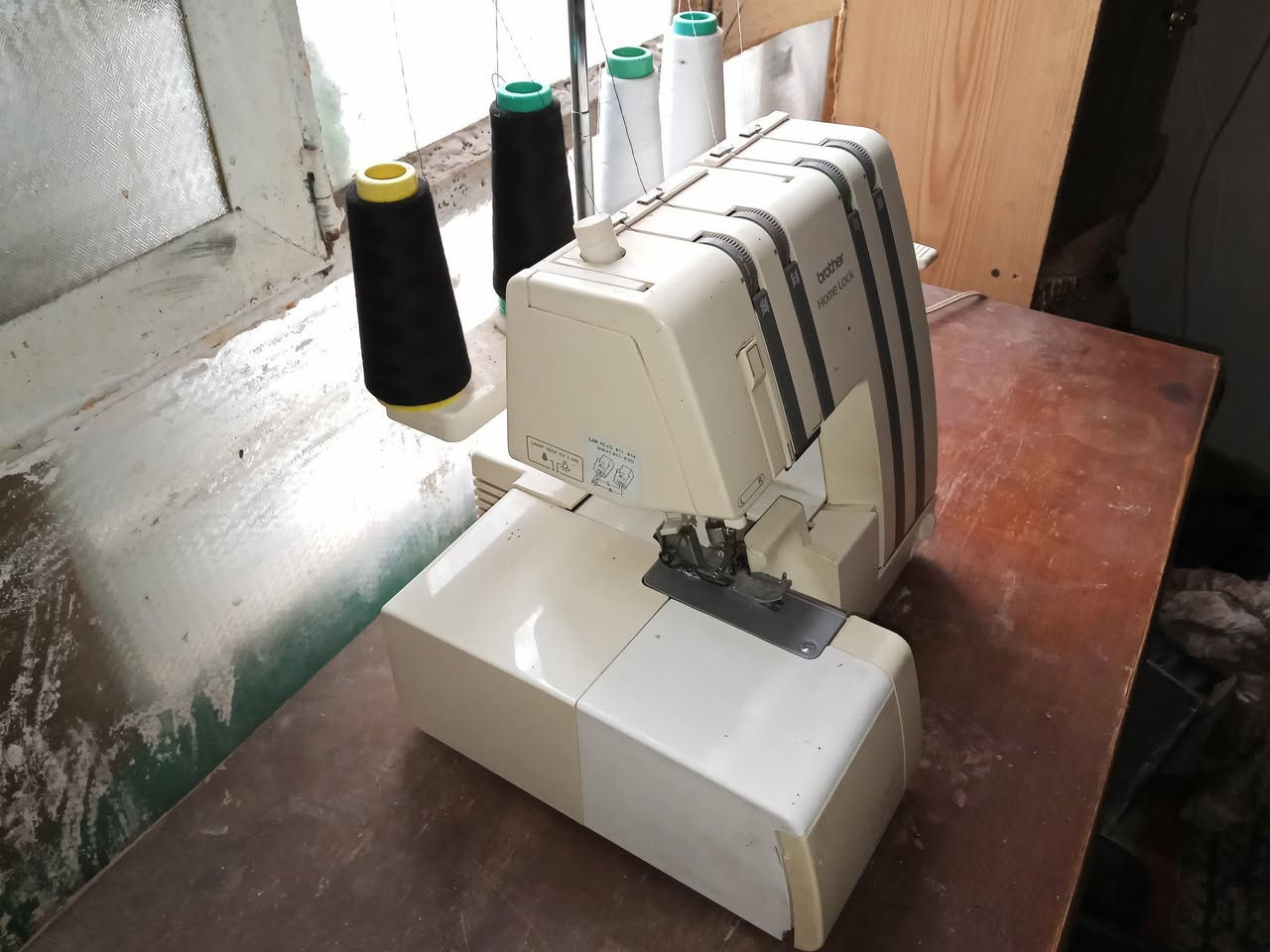 يالله السلام عليكم مكينه مال خياطه كلش حلوه ومرتبه ع الكهرباء استعمال قليل نوعيه الاصليه اڤر 
كامله وياهاا ابر وبكرات للبيع ب 130 وبيها مجال مكاني ديوانيه مركز لي يريدهاا يتفضل خاص او يتصل *********** ويدلل
