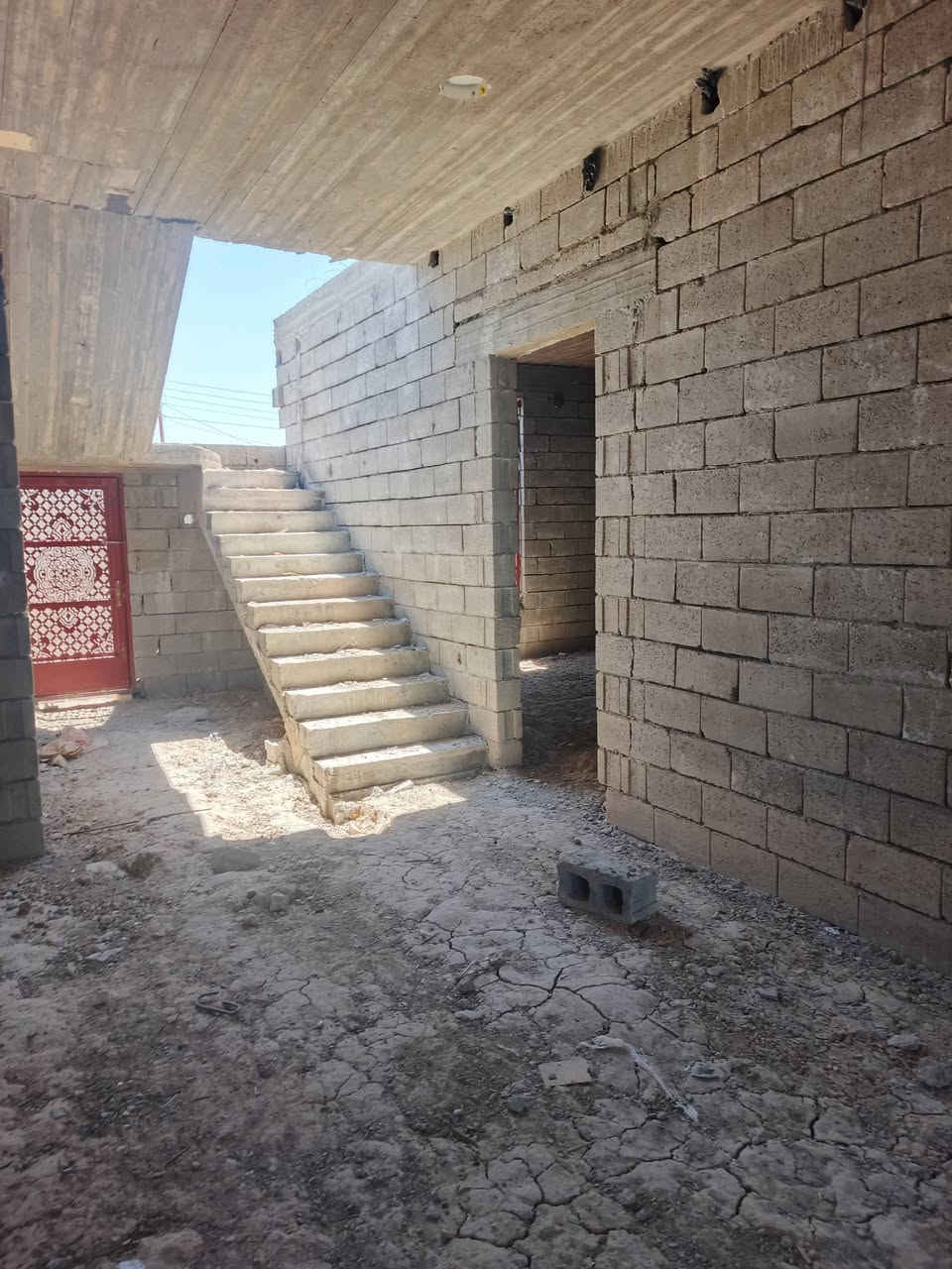 هيكل للبيع لزمات حي الشهداء قريبه علئ مخازن الكتب
استغبال 
غرف نوم 2
صاله 
مطبخ 
صحيه داخليه 
السعر 45 بيه مجال
استفسار أكثر ***********
