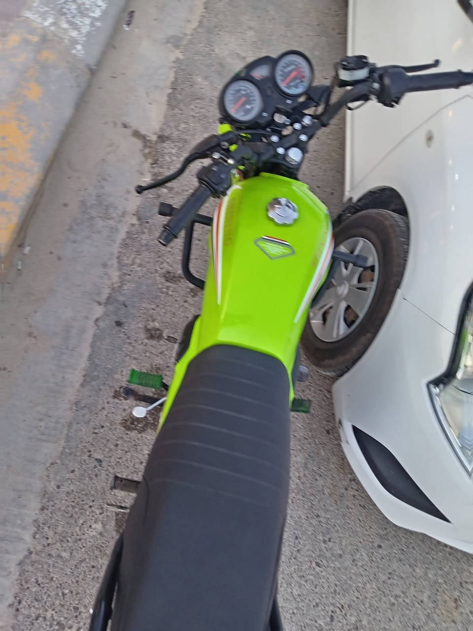 شنك للبيع موديل 23 ماشي 5600
السعر 950


**إذا كنت صاحب هذا الإعلان وتريد حذفه لأي سبب، رجاءا أرسل رسالة إلى الدعم الفني**