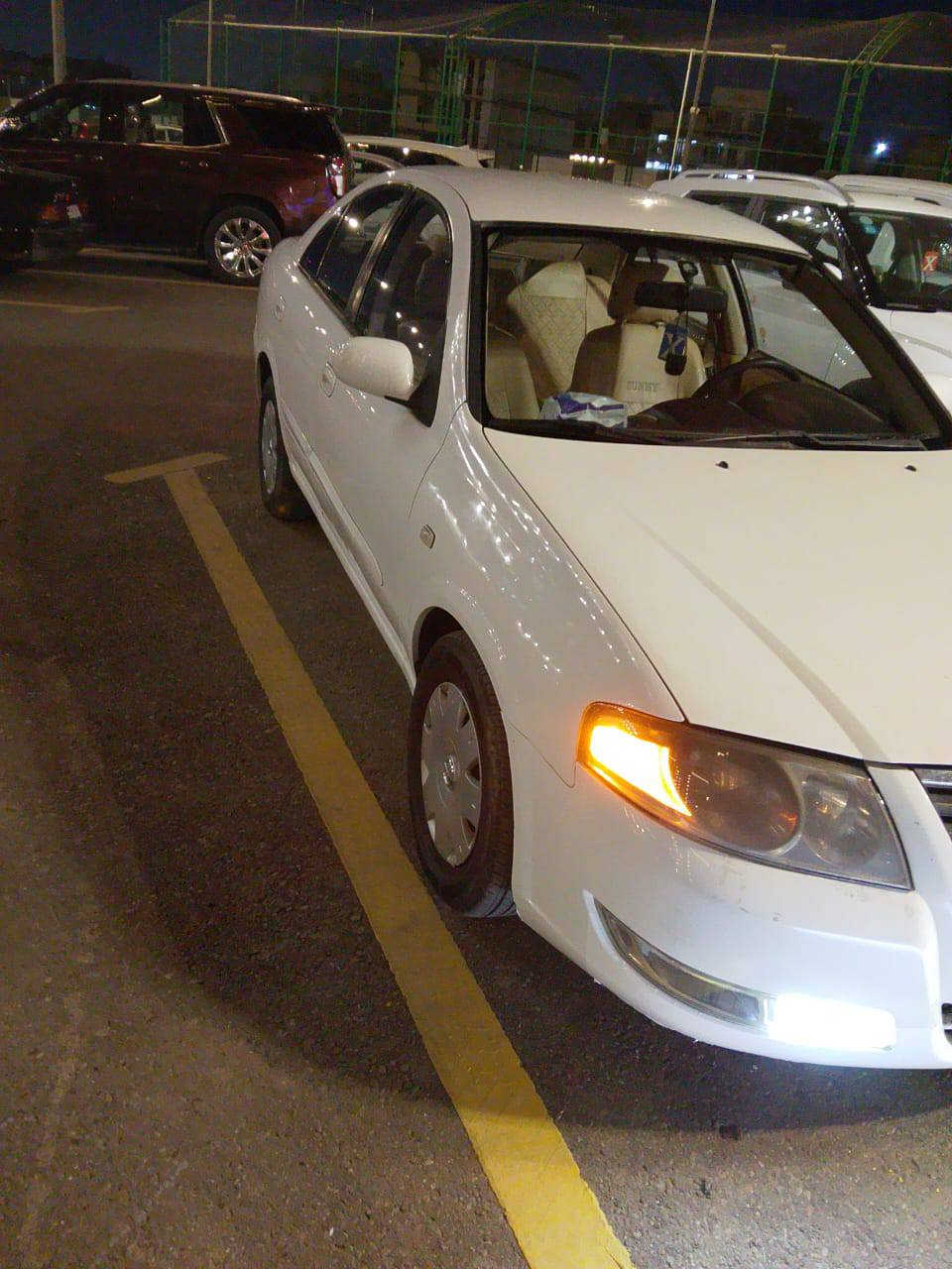 السلام عليكم
نيسان سني 2008 سياره خير من الله وبل حقيقه احلى من الصور سياره مال جناي ربع متصرف عليها تراي وين ميعجبك سياره جاهزه بدون صبغ  بيها بارد بل جاملغ الامامي على كد شبر 
جام كهربائي 
سنتر لوك 
تخم تاير 
صدر جديد 
باتري جديد 
داخل بيجي 
كشنات جلد 
والسياره خاضعه لصيانه دائميه مكان السياره بغداد حي الحسين مكلف بل نشر 

صاحب السياره / ***********
