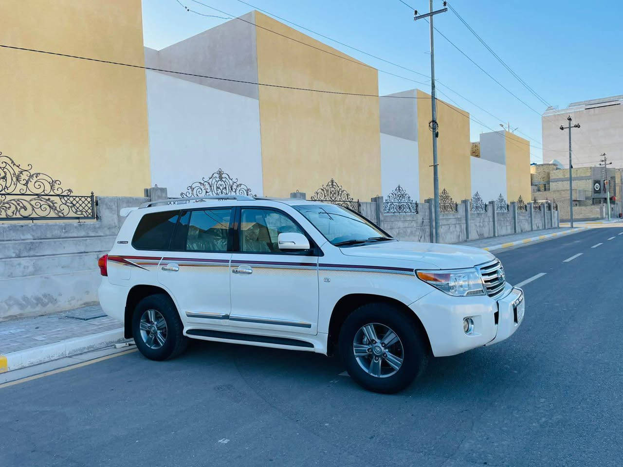 اسلام عليكم للبيع لاندكروز موديل 2009
وين اليدور جديد السياره مكفوله كفالة عامه من الدعاميه للدعامي صبغ بنيد فقط اثر تكشير بقيت السياره مكفوله من ضربه صبغ وفتح وتبديل 
رقم كربلاء مشروع وطني لغاية 2029 تخم تاير تبريد حداديه تدفئه 
المواصفات 
فول واحد على واحد 
ابريم + فتحت سقف + حساسات امامي خلفي 
شاشه اندرويد كامرة دواره 
7 راكب تلث قطع تبريد 
بصمة تشغيل +بصمة ابواب 
حجم المحرك 4000 /6V
السعر (270)
الاستفسار اكثر اتصل ***********
عنوان السياره كربلاء المقدسة اخون مكلف بنشر بيع فقط
